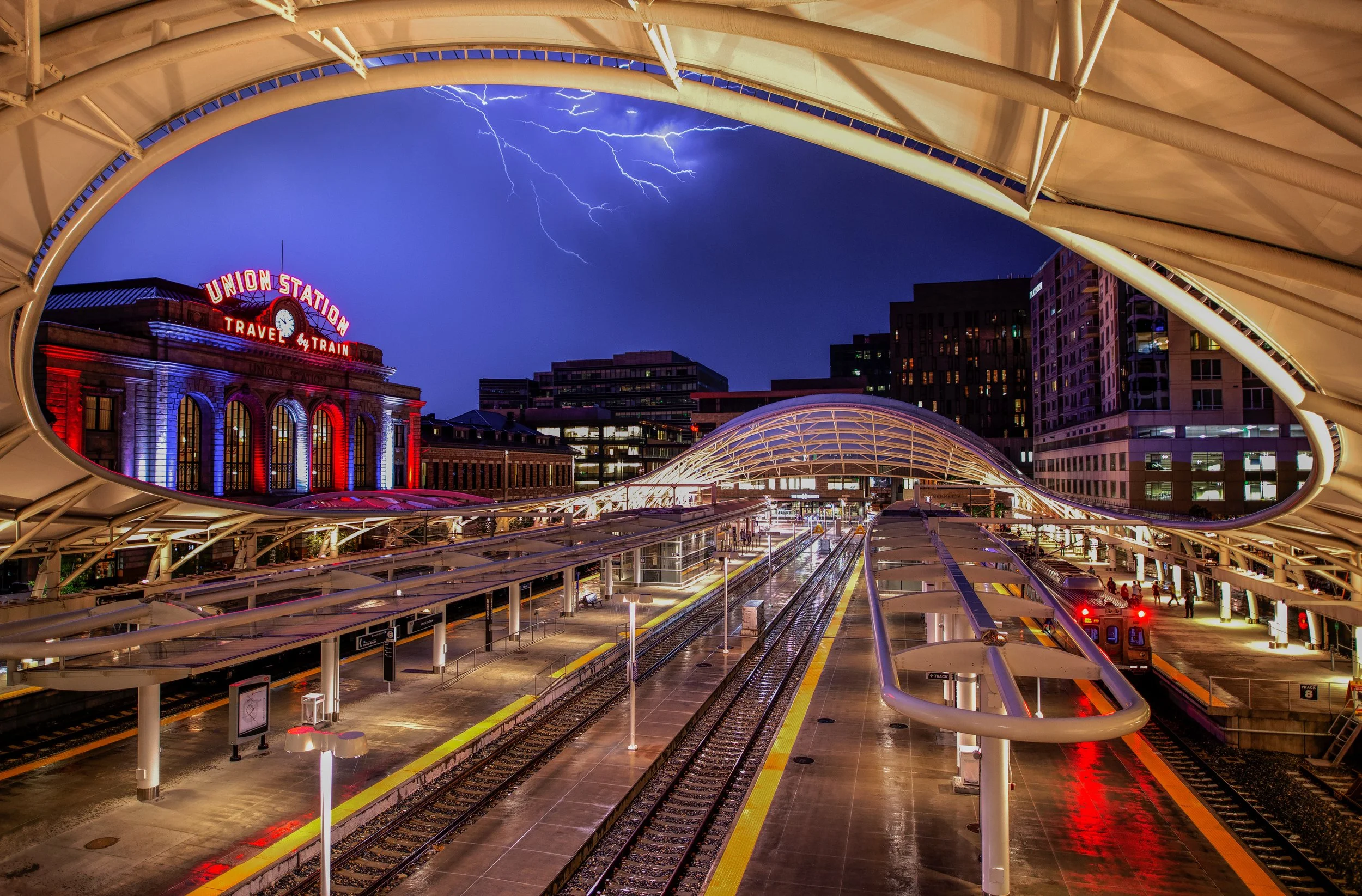  Storm Brewing at Union Station
 
 
Photographer: 
Bob Coorsen
 
 
Price: $675
 
22" x 32"