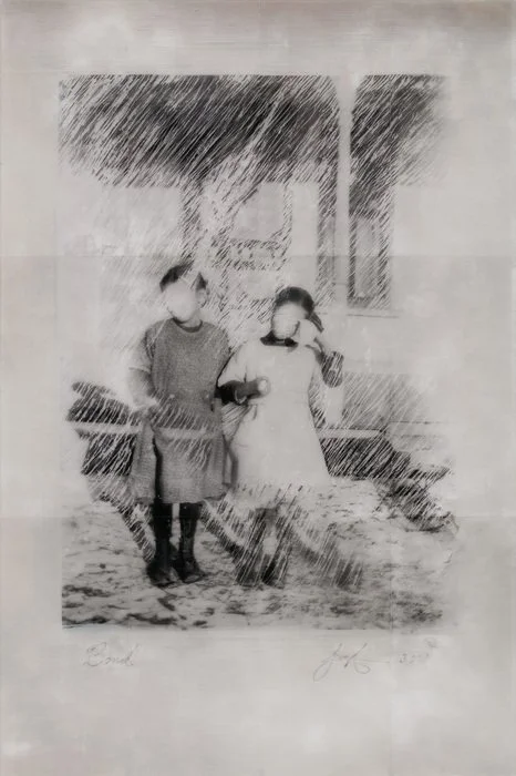  Bond
 
 
Artist: 
Brenda Stumpf
 
 
Price: $1,200
 
30" x 20"