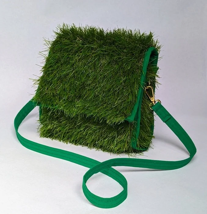  AstroPurse
 
 
Artist: 
Alyssa Williams
 
 
Price: $395
 
9" x 9" x 4"