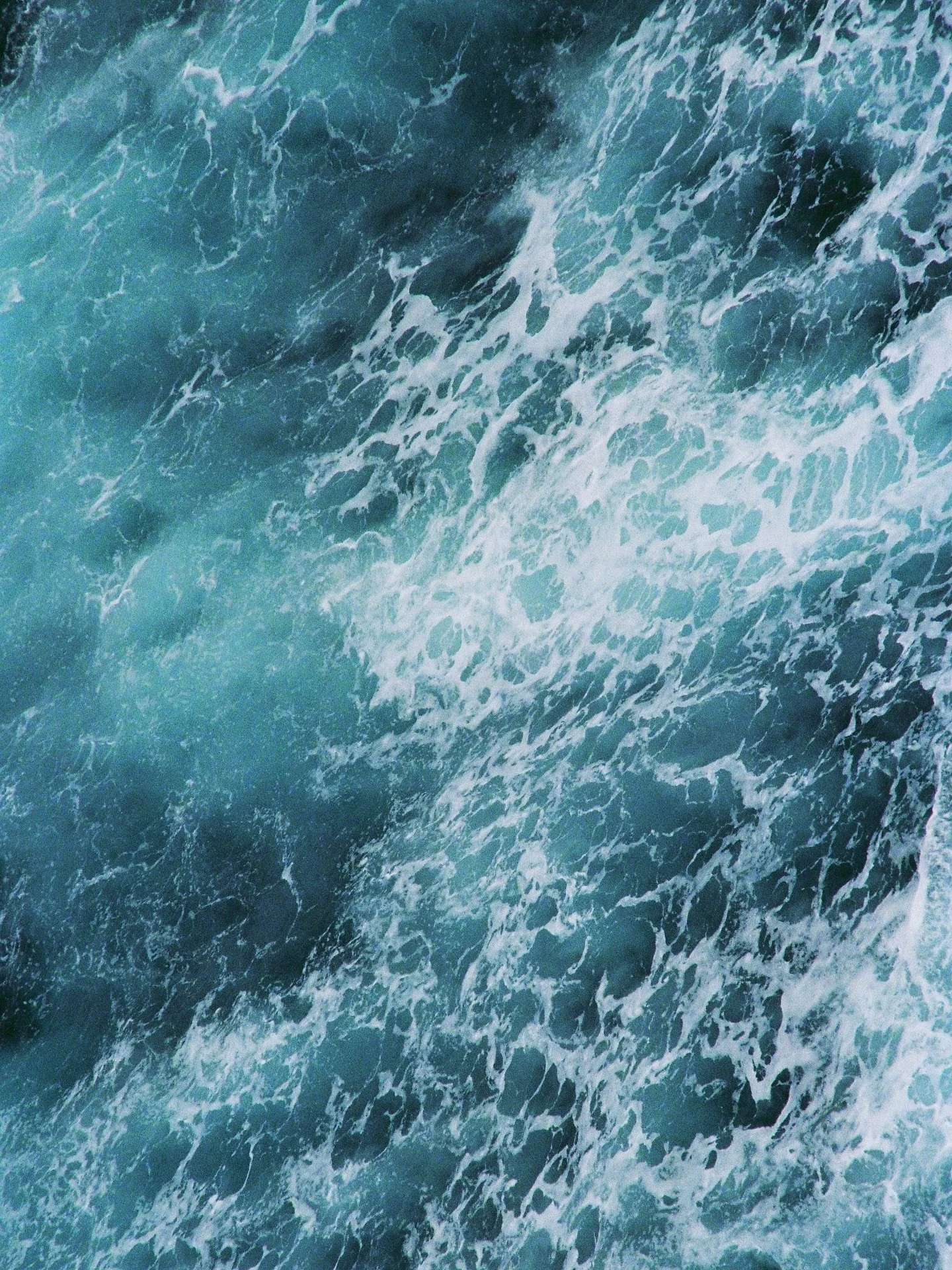 Cuba on 35mm film 

shot by me on Kodak Gold + Ultramax, developed by @procamphoto 

#womenwhoshootfilm #photocinematica #filmphotomag #filmphotography #35mm #35mmstreetphotography #travelphotography #cubatravel #analog #filmphotograph #kodak