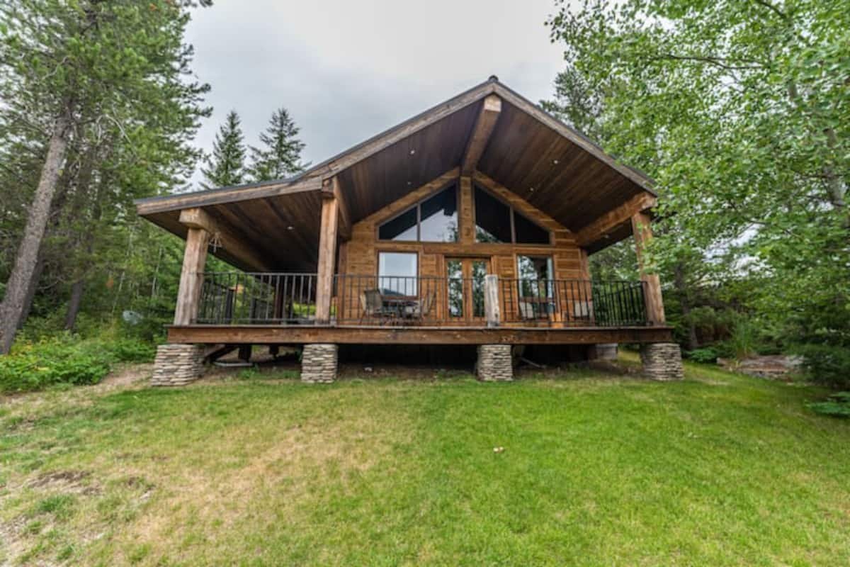 Snowcat Cabins Glacier National Park, Montana