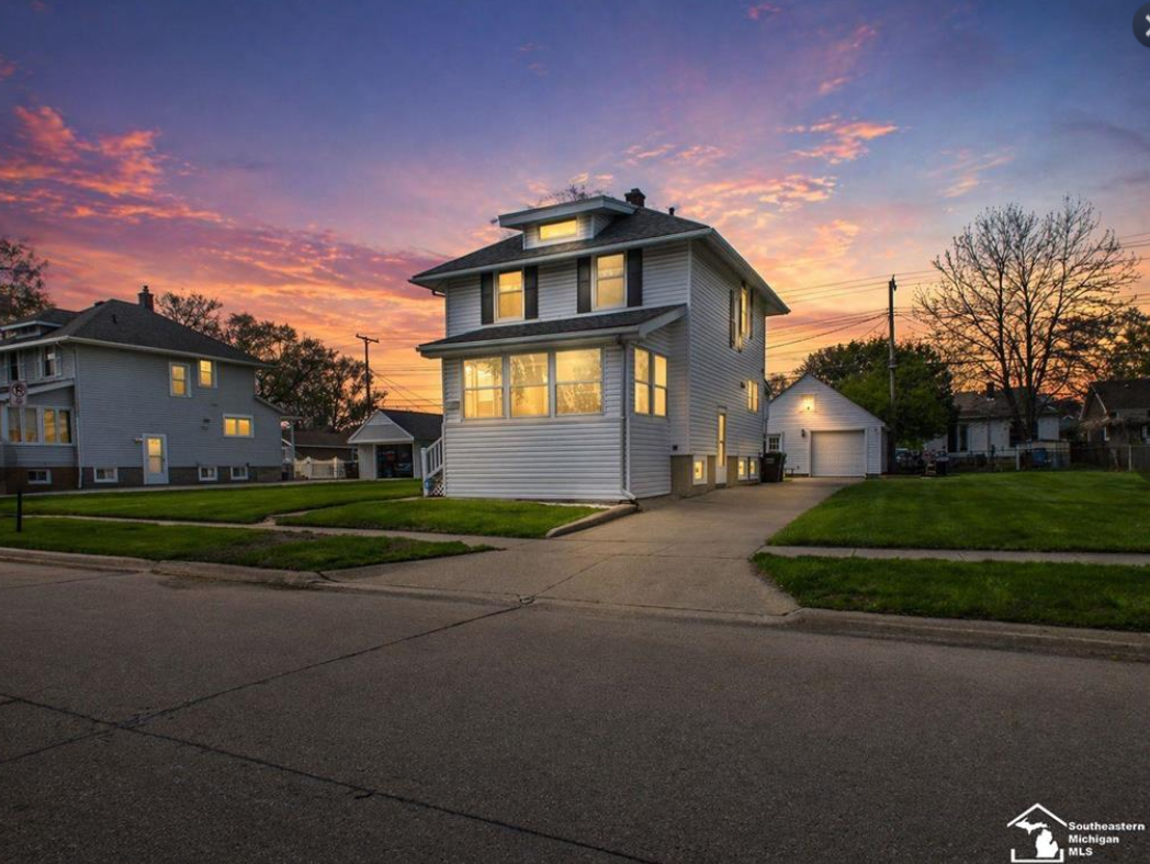 $250,000 | 823 Michigan Ave, Monroe