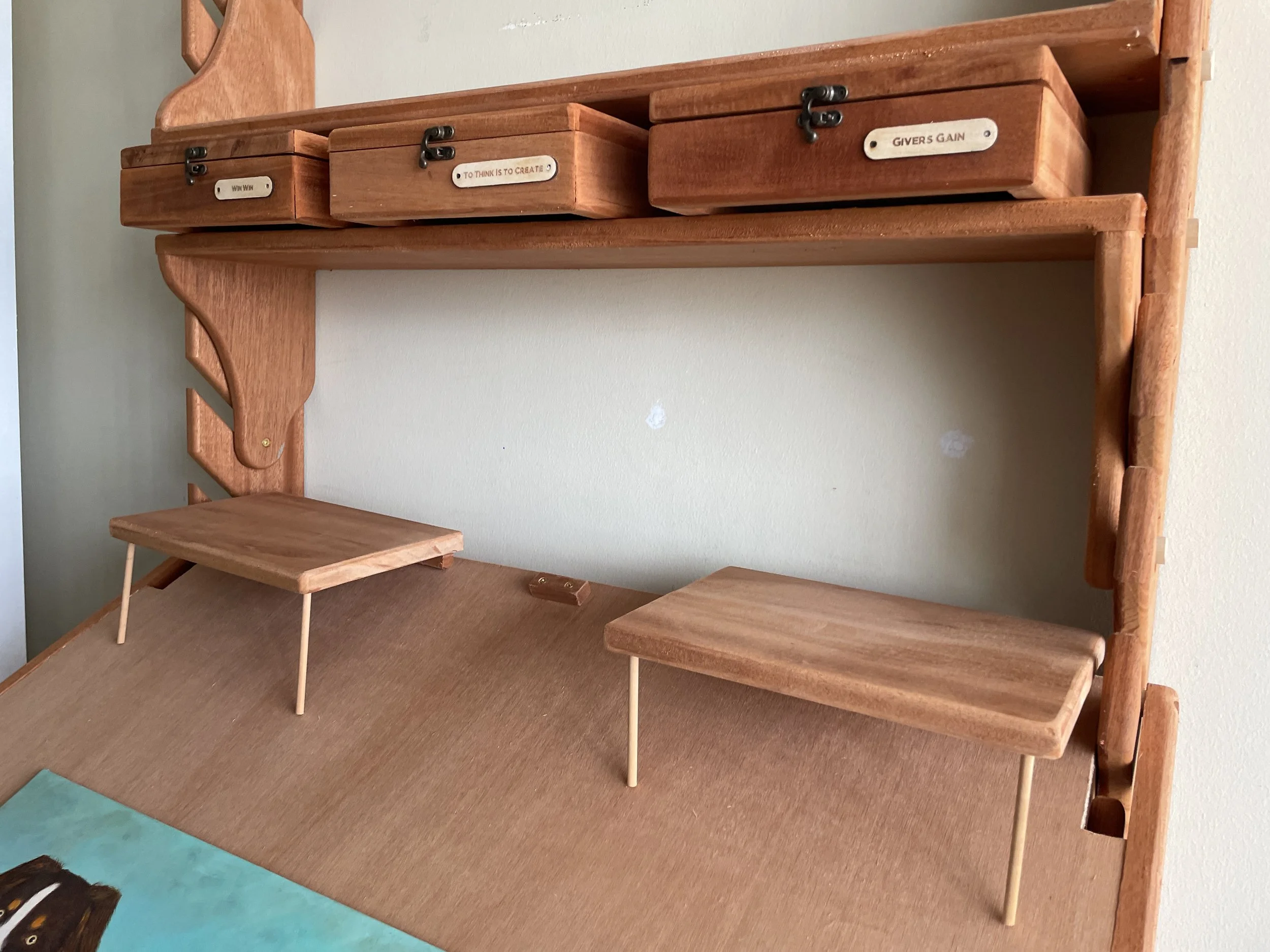 Murphy Art Desk — I am Evan Knight