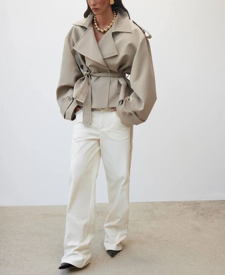 TREND ALERT: trench coats are everywhere 🌸 A classic layer defining pre-spring style once again. How are you styling yours?