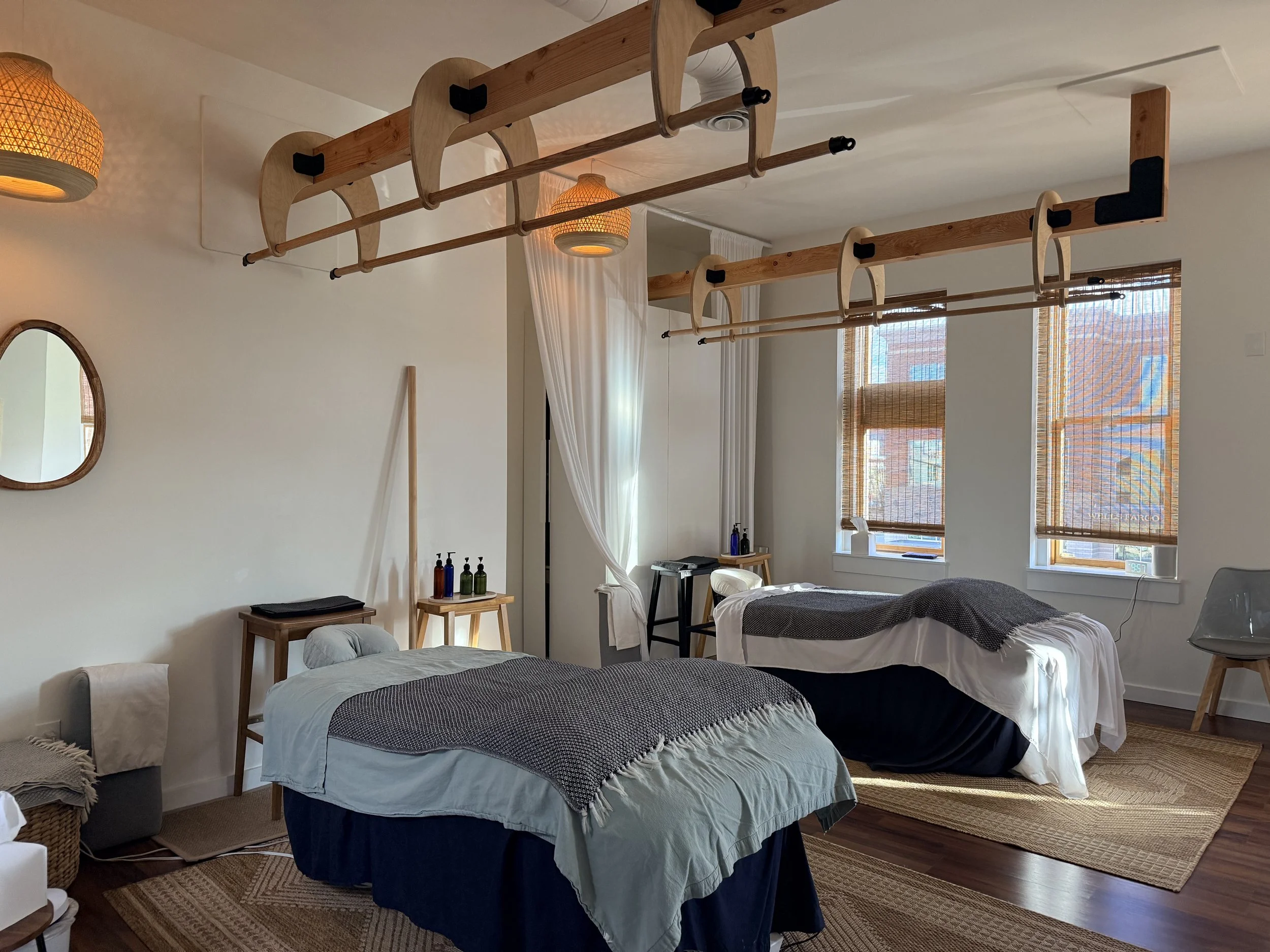 couples massage.jpeg