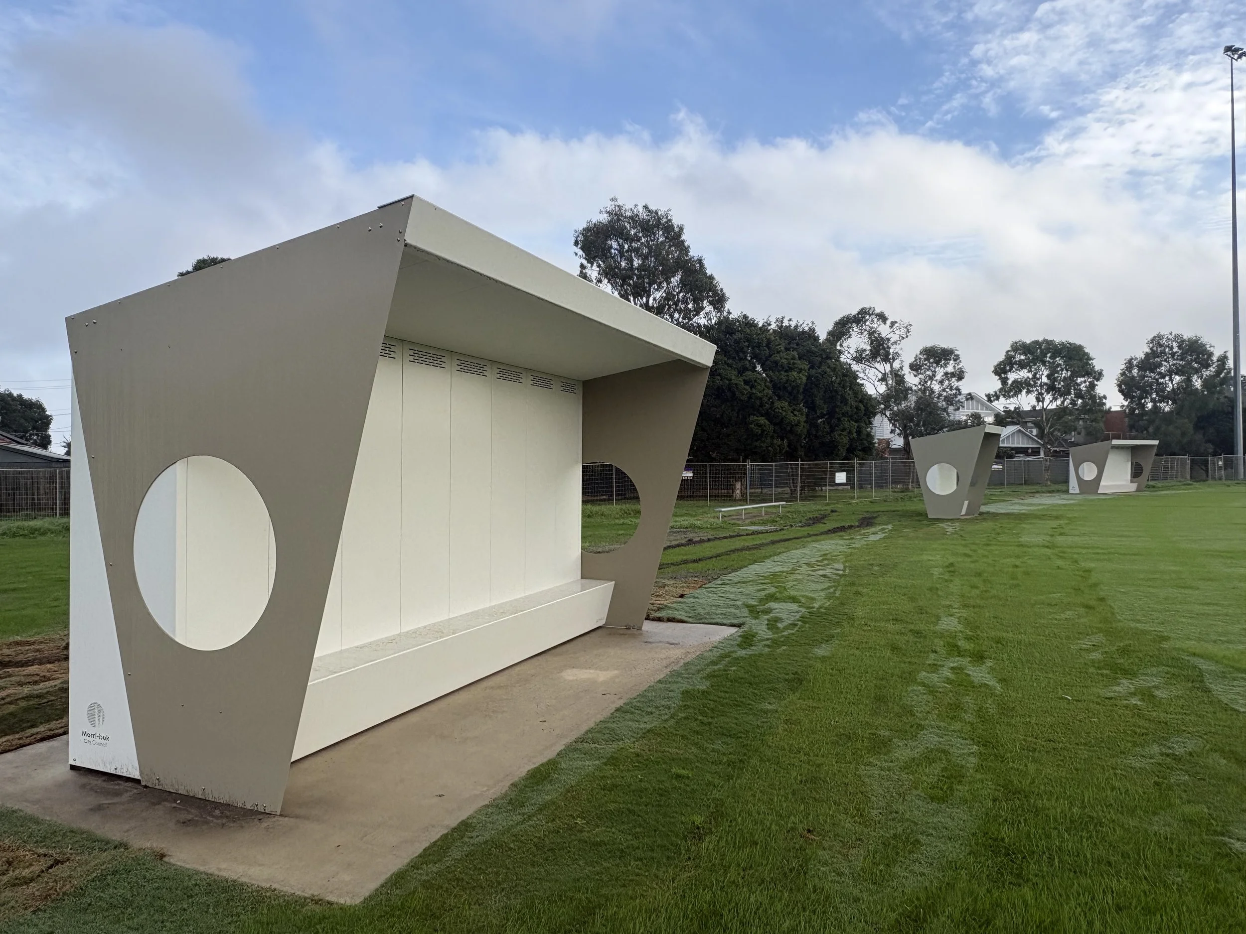 Players Shelters Large .jpg