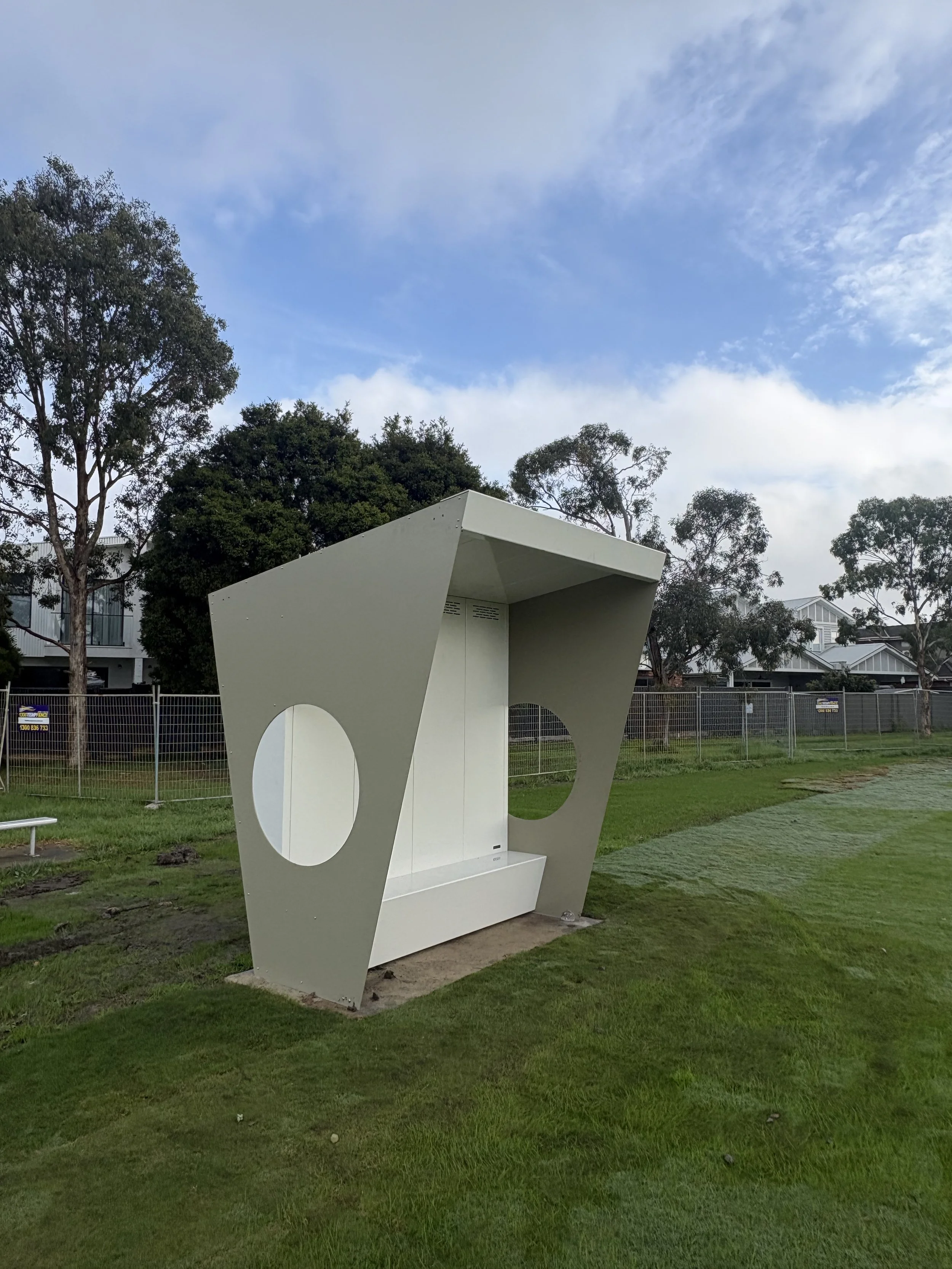 Players Shelter Small Front.jpg