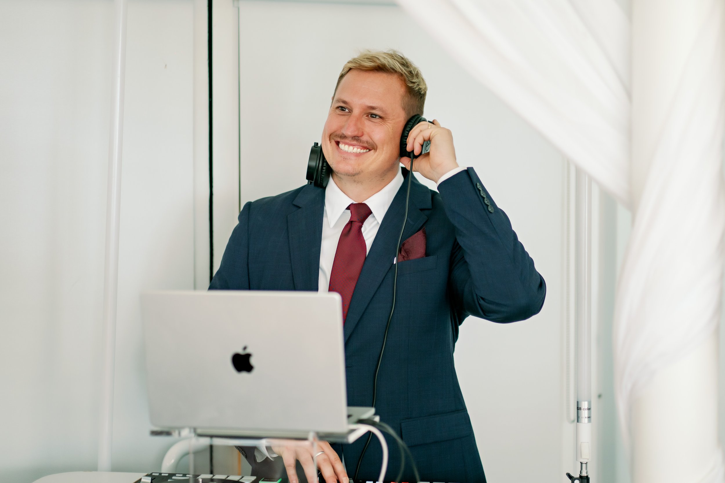 Should I Learn Guitar to Keep Up With Acoustic DJs? | Sydney Wedding DJ & MC Perspective