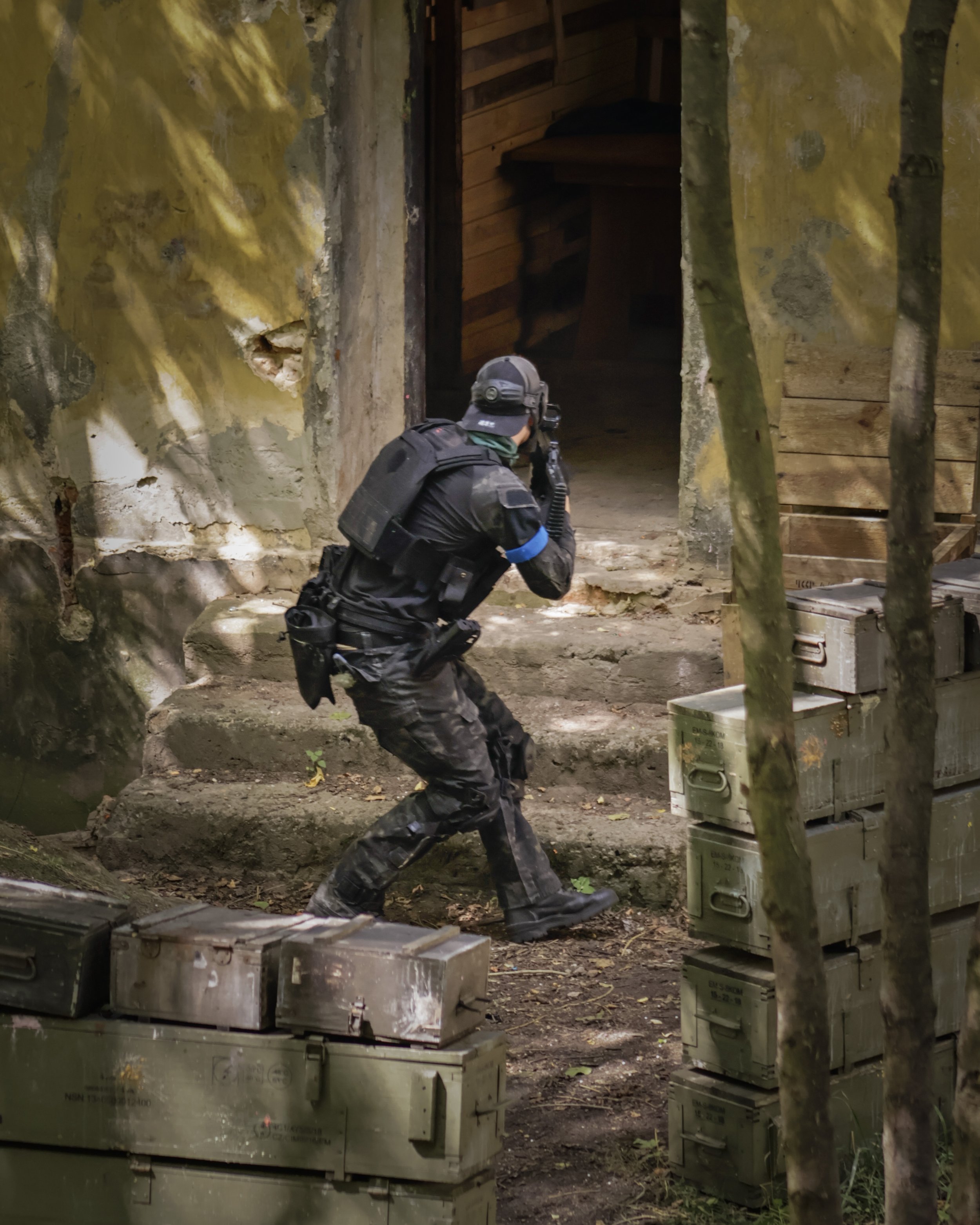 Paintballová výstroj, masky a značkovače připravené pro hráče v České Kamenici
