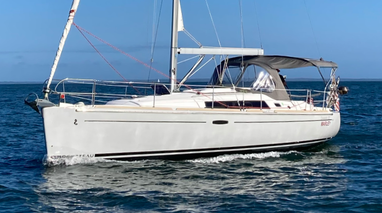 2015 Beneteau Oceanis 37 Platinum Edition
