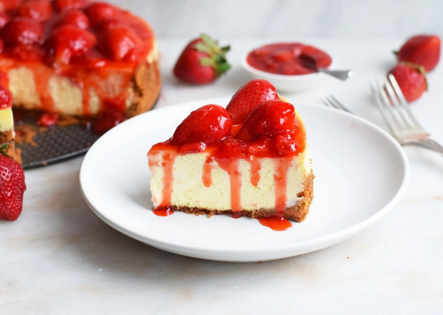 strawberry-cheesecake-4588014-03-5a5769c5f121456c8b4aa5c7c6e06f61.jpeg