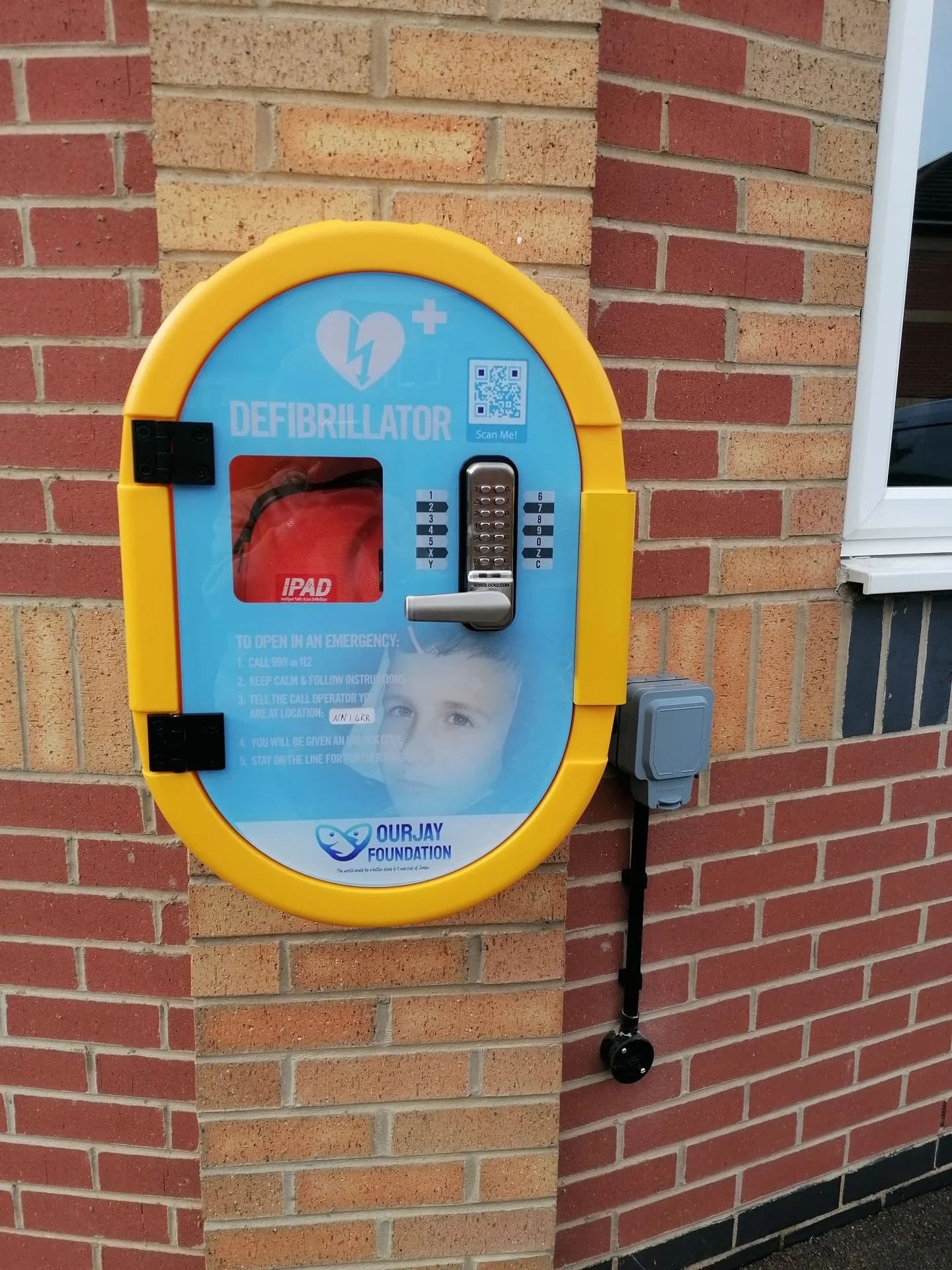 It’s a crazy week for OurJay, but we just wanted to show you OurJays accessible defibrillator number 298, which has been installed at Hampton Healthcare Burlington Court and Burlington Apartments, Northampton. 
This accessible defibrillator wa