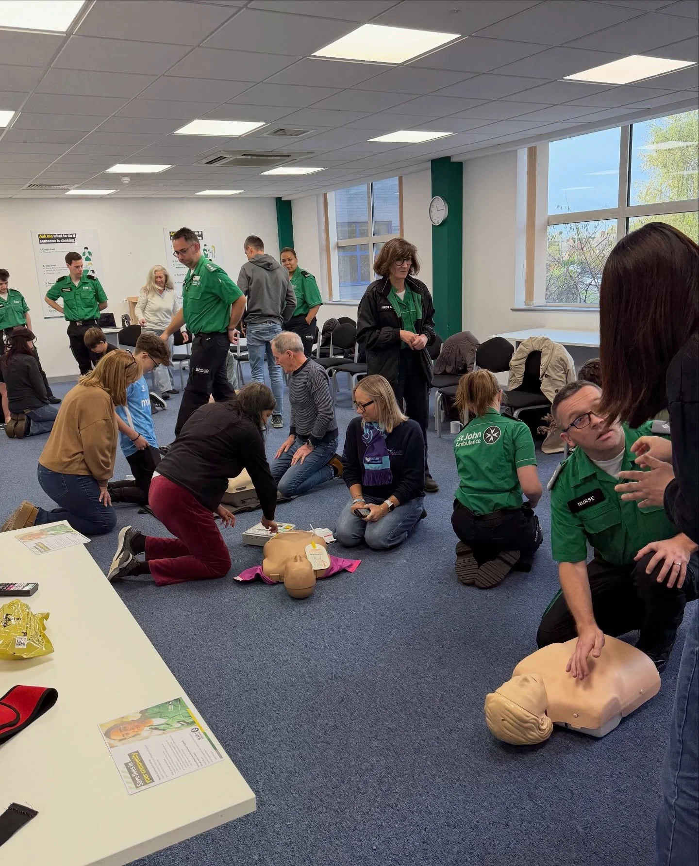 Today was our first joint confidence booster in Life-saving first aid with our friends at @sjanorth_eastwarwickshire 
We met some lovely people, who were all very keen to learn about OurJay, CPR, Defibrillators and other life-saving skills (recovery