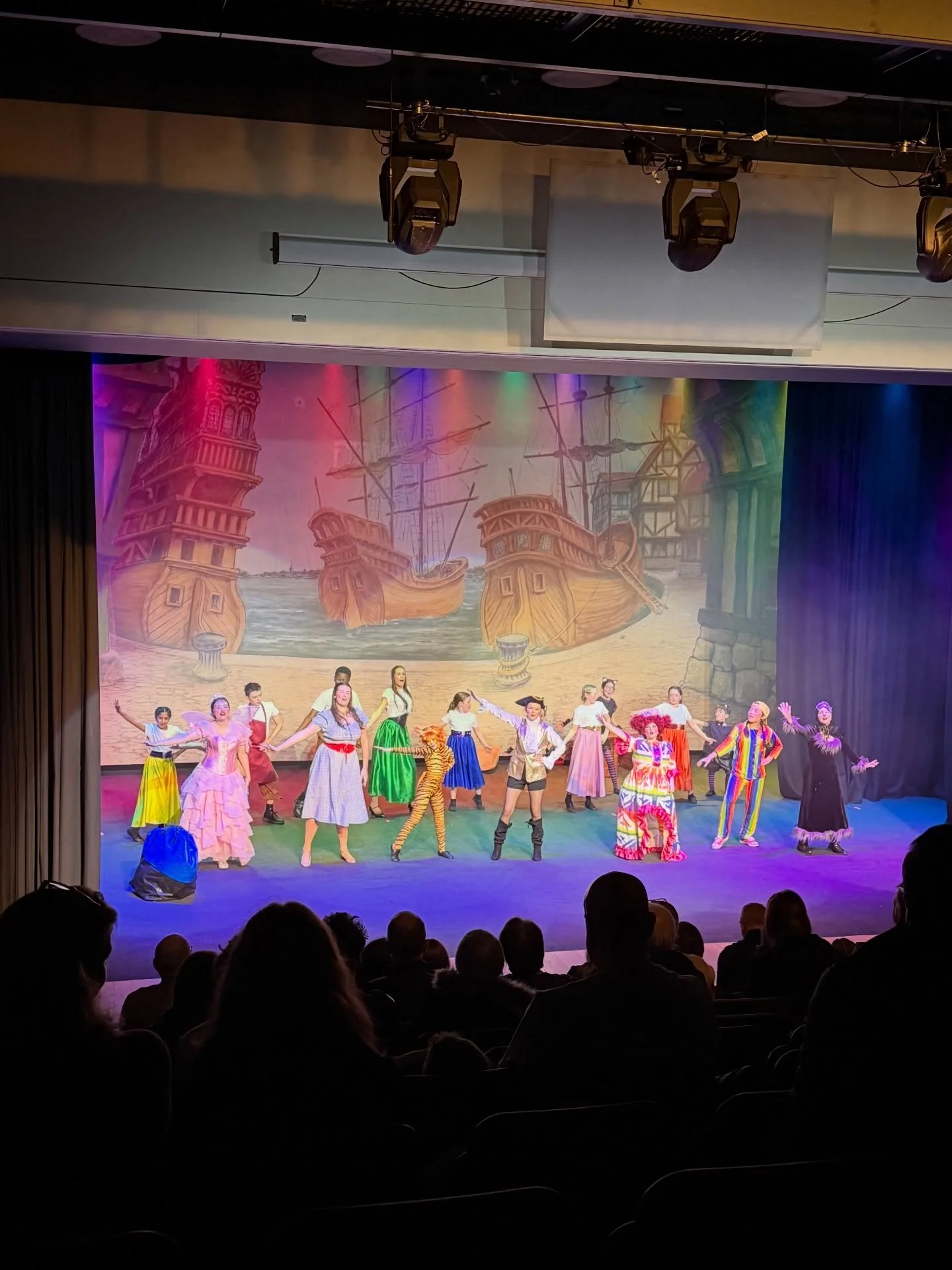 WOW WOW WOW! 

Where to even start! A huge thank you to Nicky, the team and the truly amazing cast at @italiacontirugby for their brilliant performance of Dick Whittington. You all absolutely smashed it and everyone had a fantastic time. 
Plus&hellip