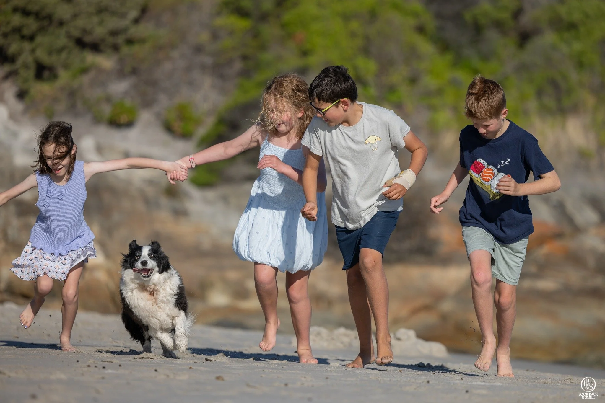 Bring on the Fun!

Sessions involving kids are usually a little bit of structured chaos. 

Minna, this beautiful 10 Year old Border Collie knows how to match the energy of the group! 

This is a little bit of a "blooper" image, but I love i