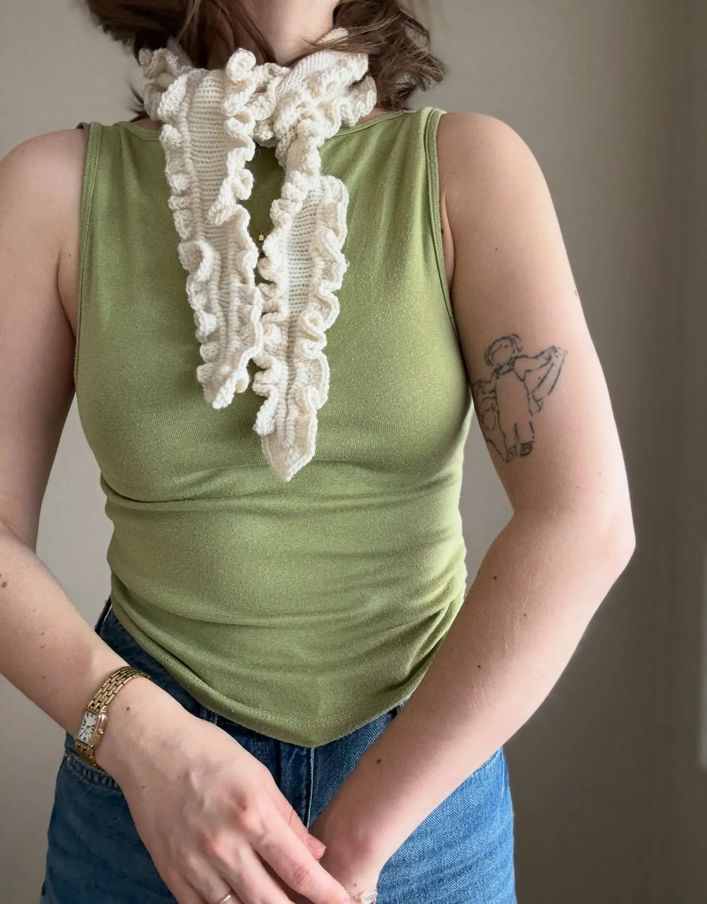 OYSTER SCARF RELEASE!

this tiny, frilly scarf is now out on ullenknitwear.com and ravelry🐇🐏🦋🫐 if you want a feminine, cutesy addition to your wardrobe with only two/three skeins of mellow- you have found it🙂&zwj;↕️

scroll to the end to see all