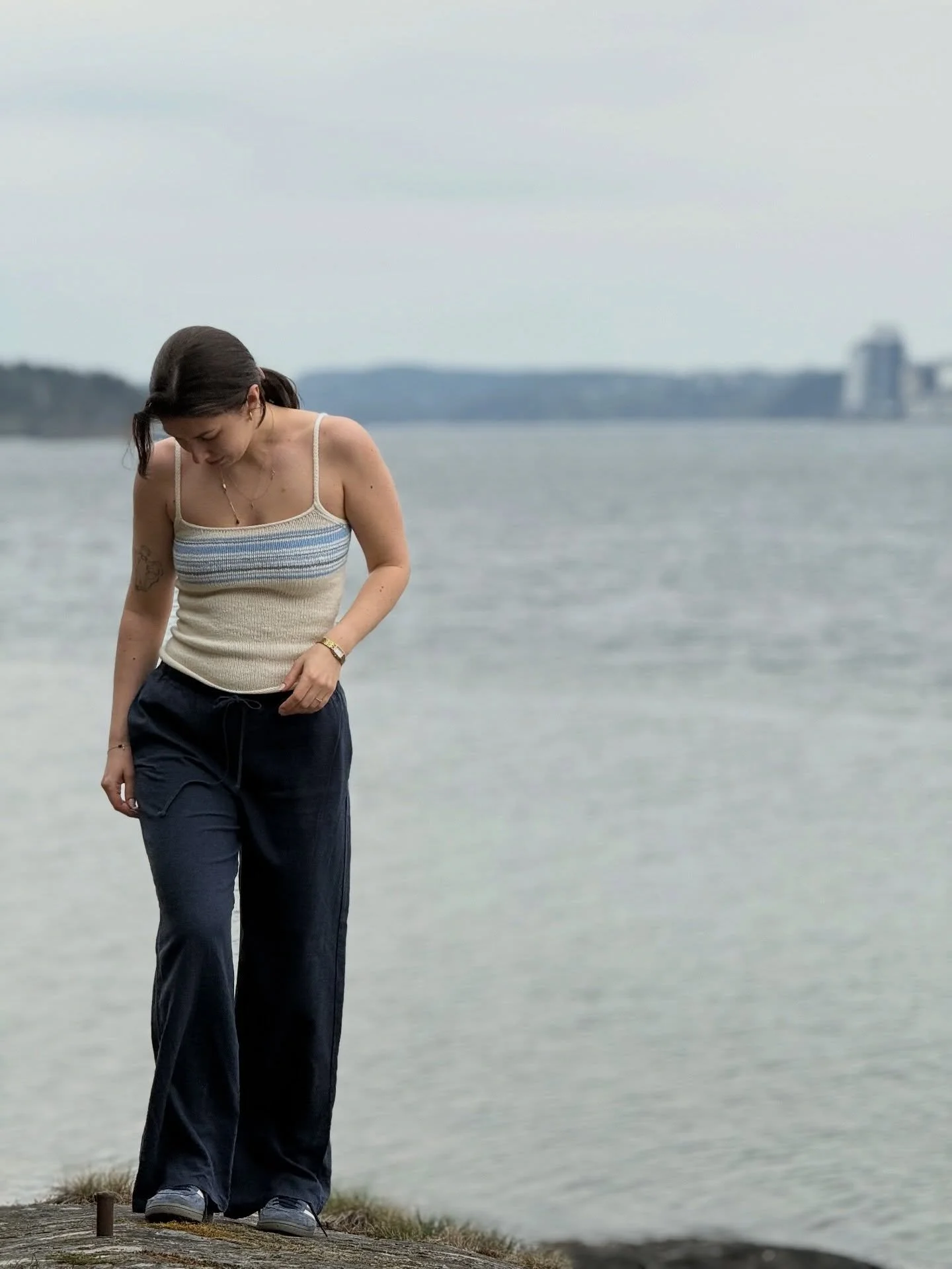 LINJE TOP is out. 

I am doing a little release celebration sale and have the pattern up for 20% off during these first two days. The discount is automatically applied💌

i have knitted mine in vanilla, water and eclipse. instructions for a solid top