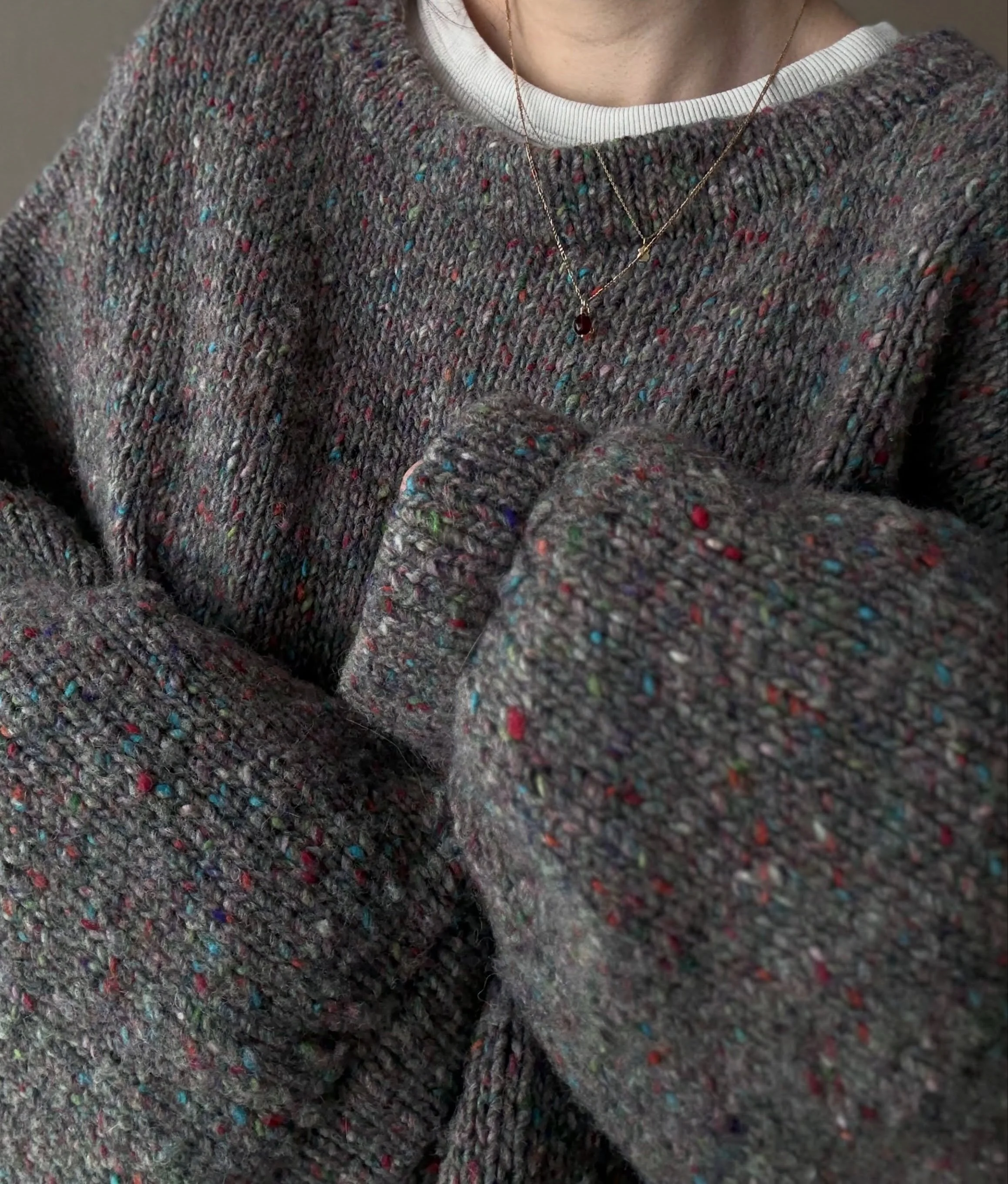 SAND SWEATER. 

pattern available on my website💌 

#sandsweater #strikk #knit