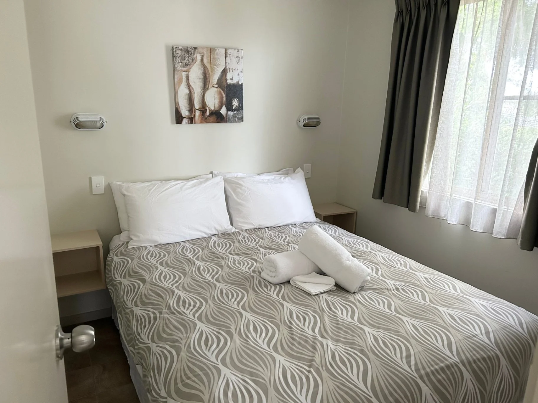 Book a Room — Tenterfield Lodge & Caravan Park