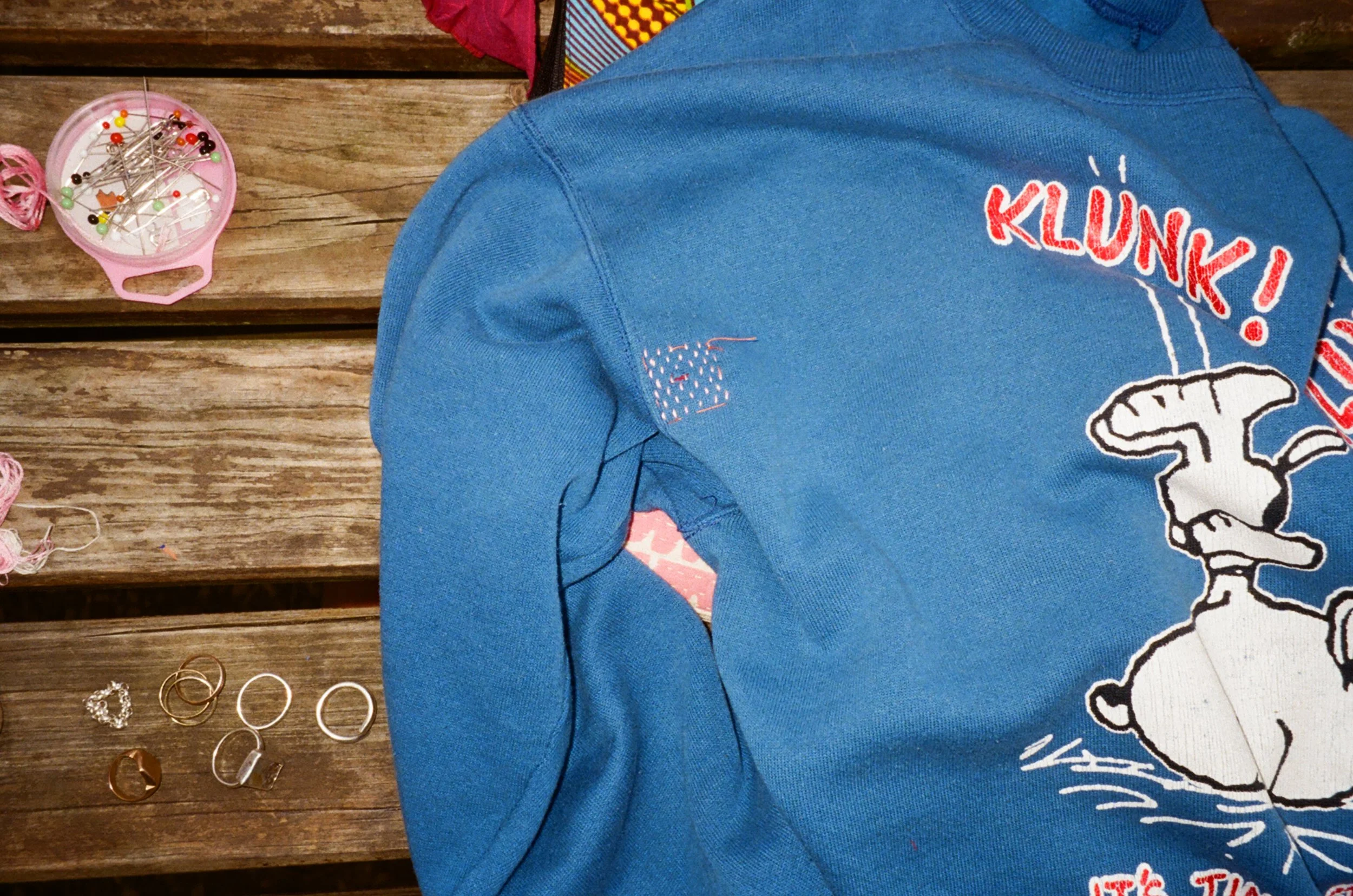 MENDING ON THE GR10.JPG