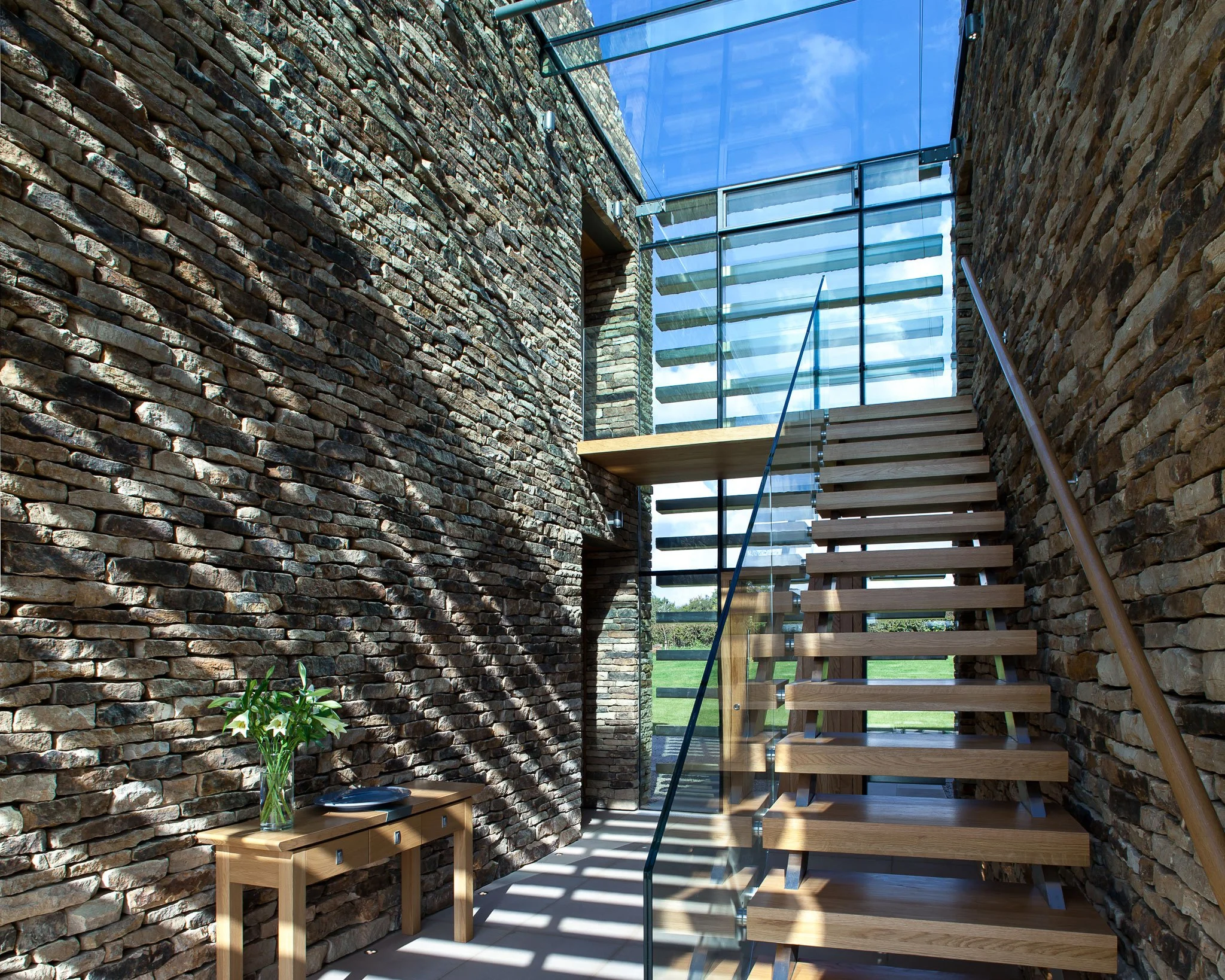 Sanei Hopkins Architects — Contour House