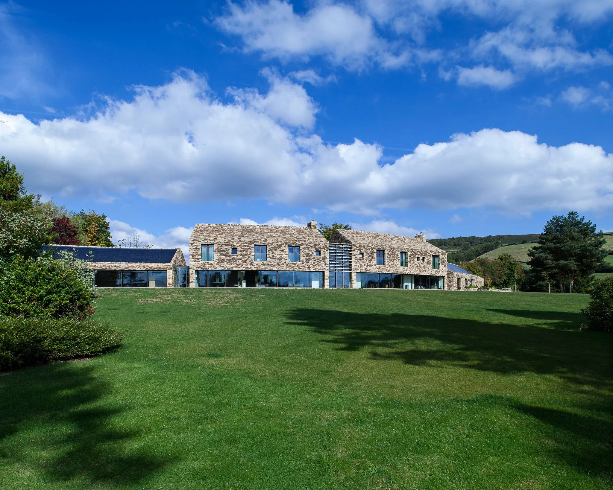 Sanei Hopkins Architects — Contour House