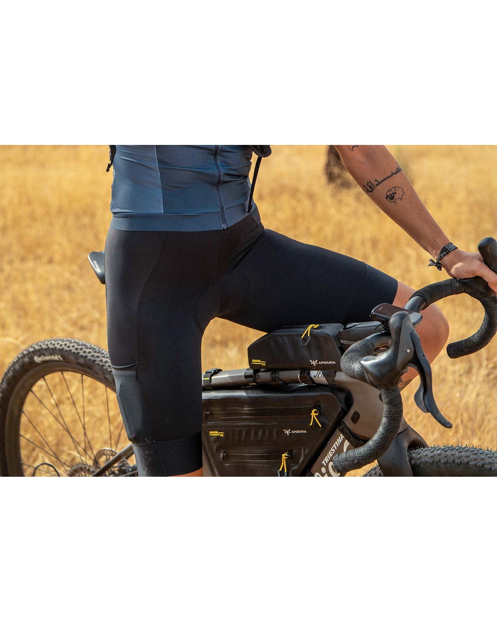 apidura_expedition_top_tube_pack_0_6l_04.jpg