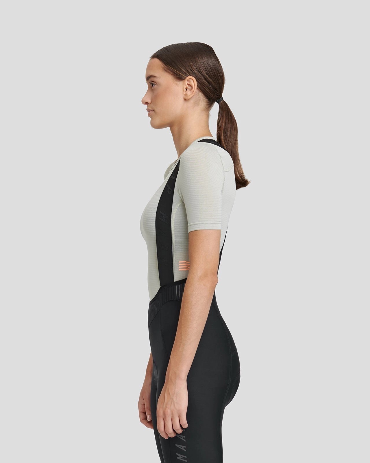 Women_sThermalBaseLayerTee_Fog_PDP_ADDITIONAL_IMAGES_01_DESKTOP.jpeg