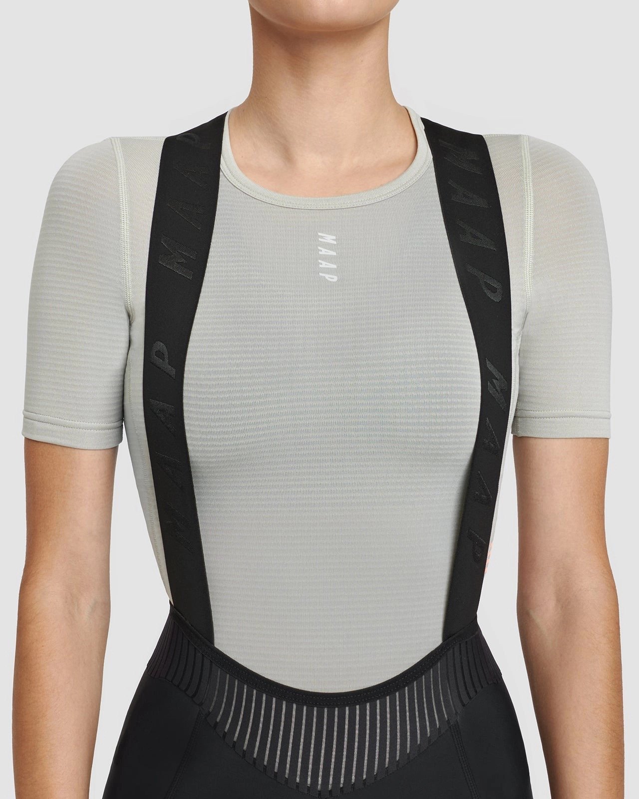 Women_sThermalBaseLayerTee_Fog_PDP_SPECS_02_DESKTOP.jpeg