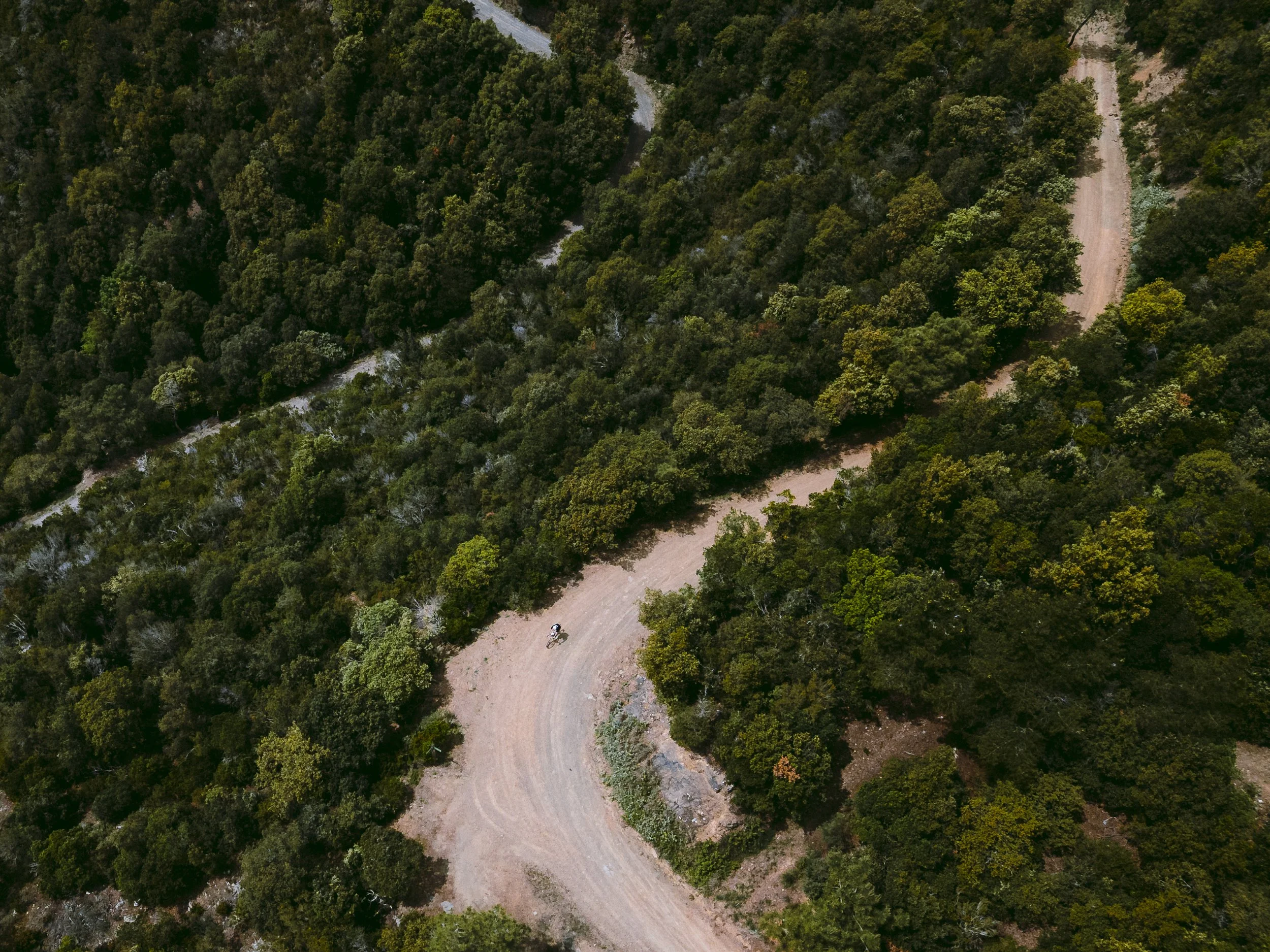 brazodehierro_pasnormalstudios_sale summit girona_day 2_drone_photo-0244.jpeg