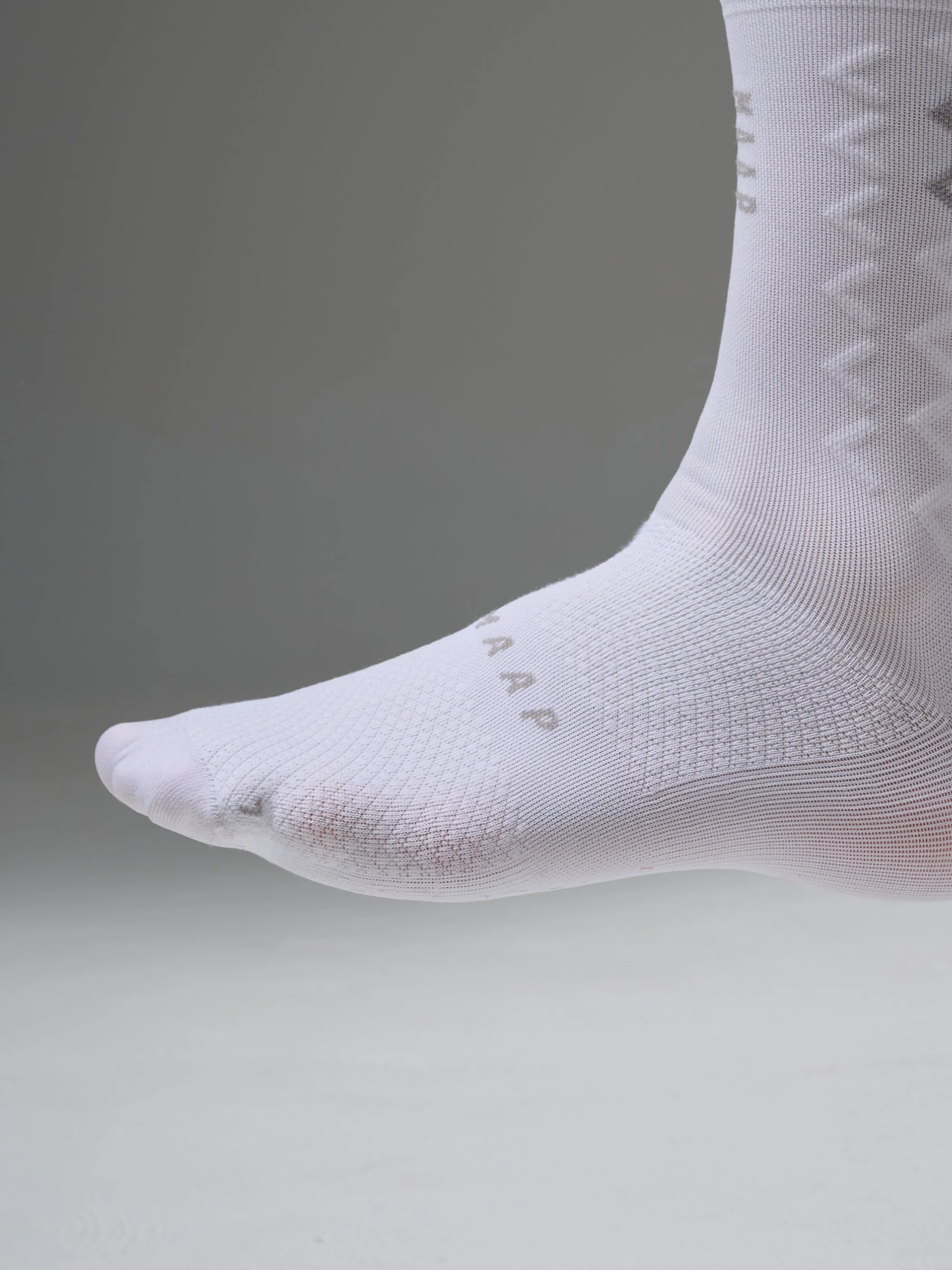 MAUSO260126_FMGN.AeroKnitSock_PDP_Feature_04.jpg