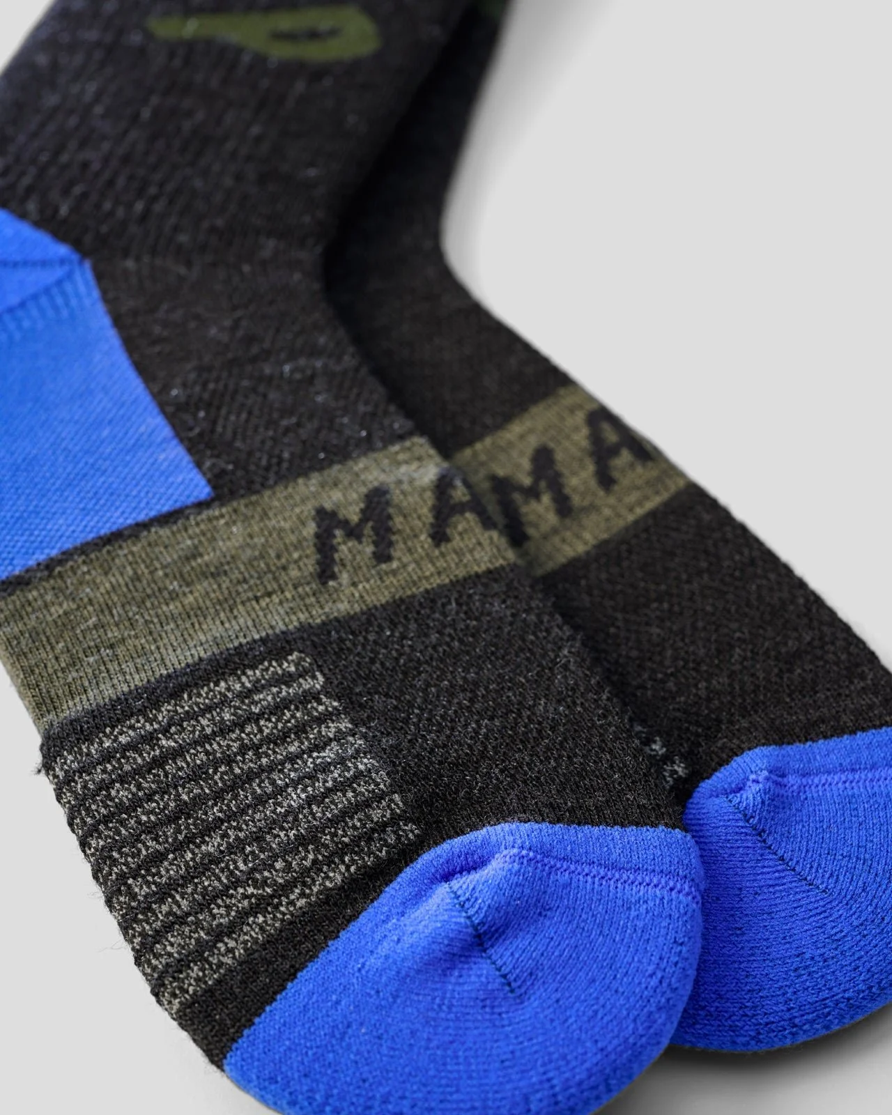 Alt_RoadMerinoSock_Black_PDP_SPECS_03_DESKTOP_74a45c54-3c83-4c5b-83be-04dd8f1c66f5.jpg