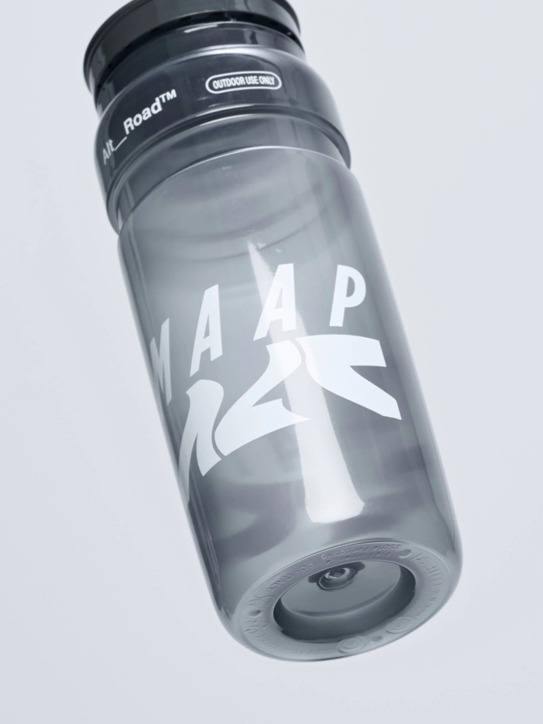 MAUBO240426_SMWT.Alt_RoadBottleLarge_PDP_04.jpg