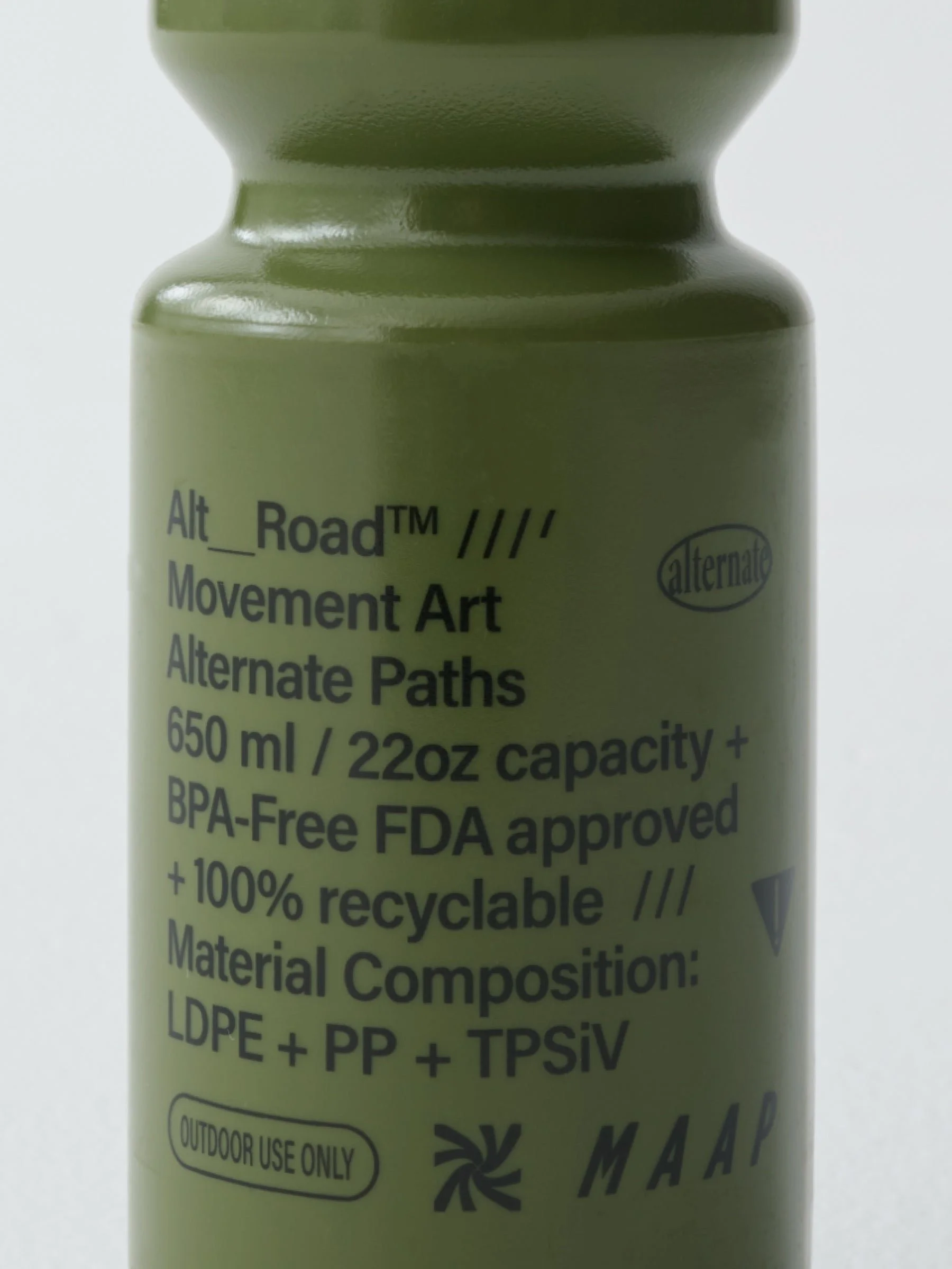 MAUBO240325_OGBK.Alt_Road_20Bottle_PDP_03.jpg