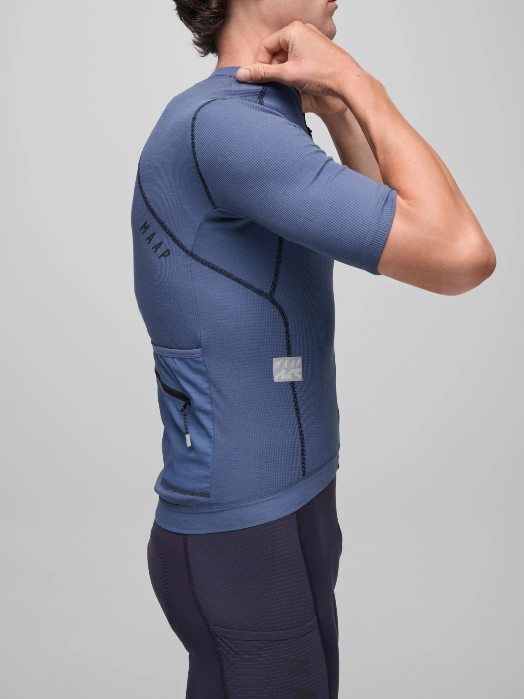 MPMJE241326_BIJO.Alt_RoadJersey2.0_PDP_05.jpg