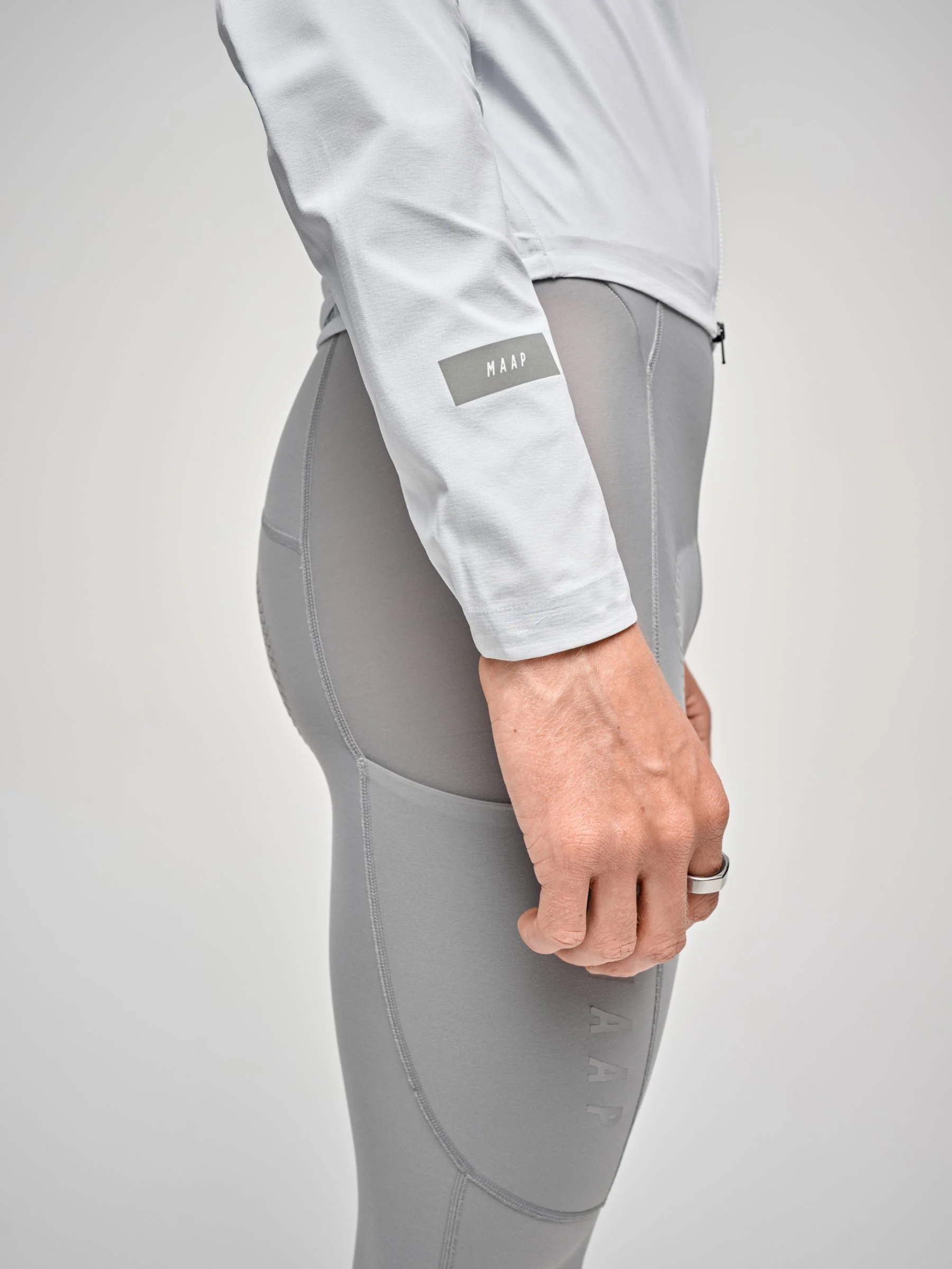 MPMJA200525_WHIT.Atmos_20Jacket_PDP_04.jpg