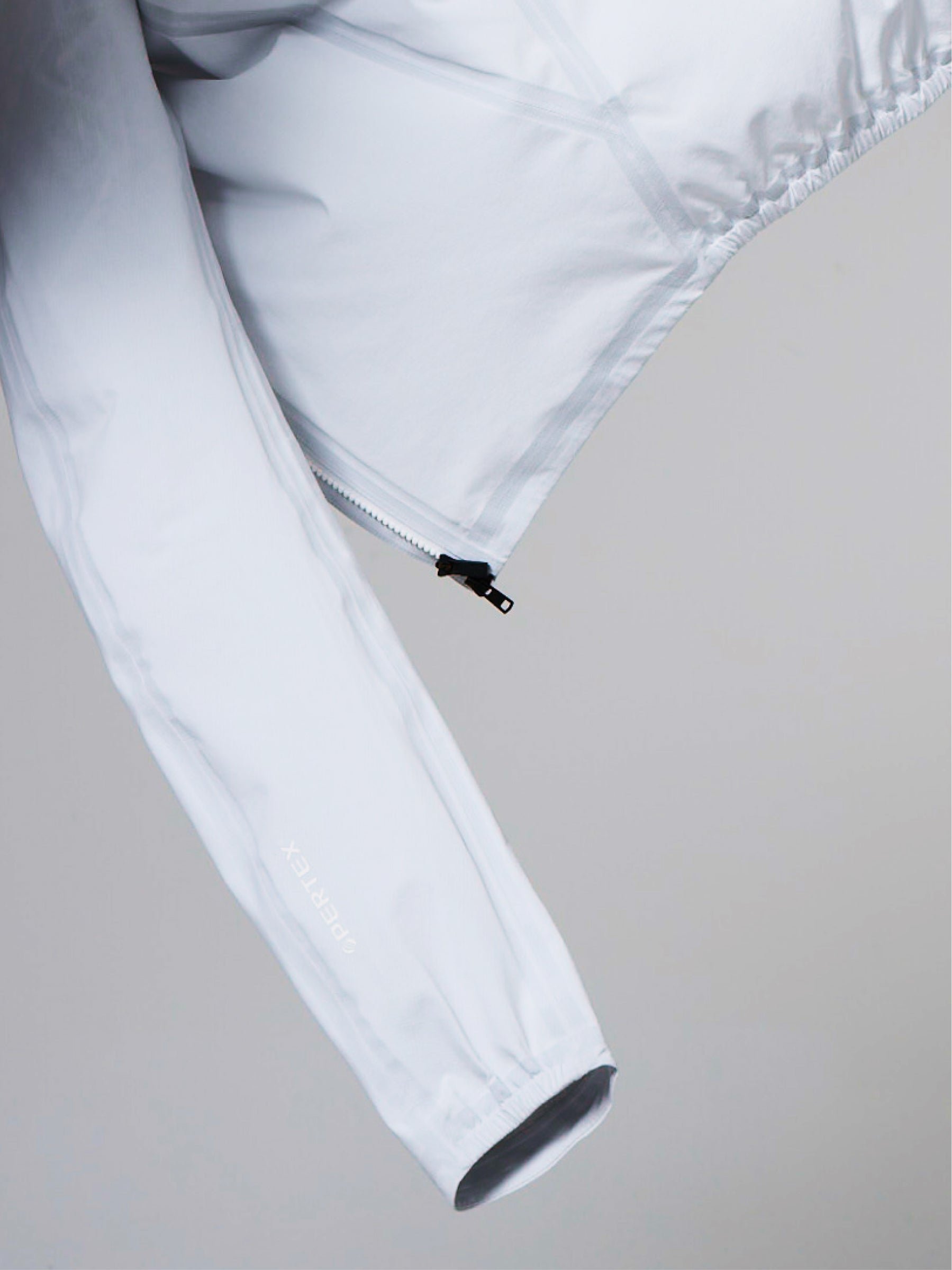 Atmos_20Jacket_PDP_Feature_02.jpg