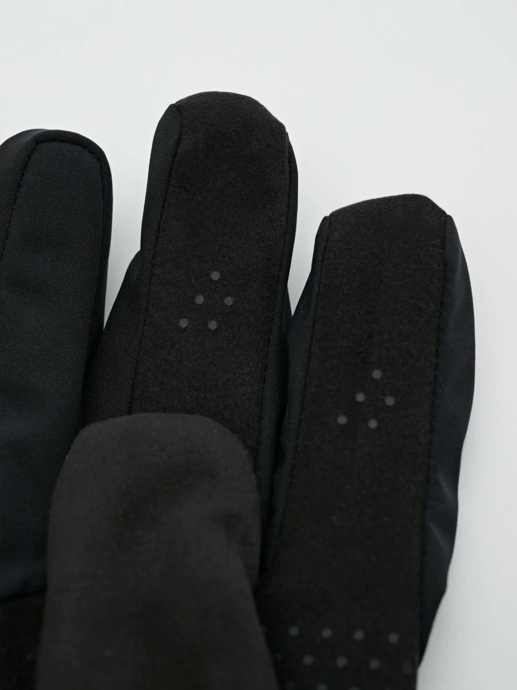 MAUGL250825_BLAK.Control_20Winter_20Glove_PDP_03.jpg