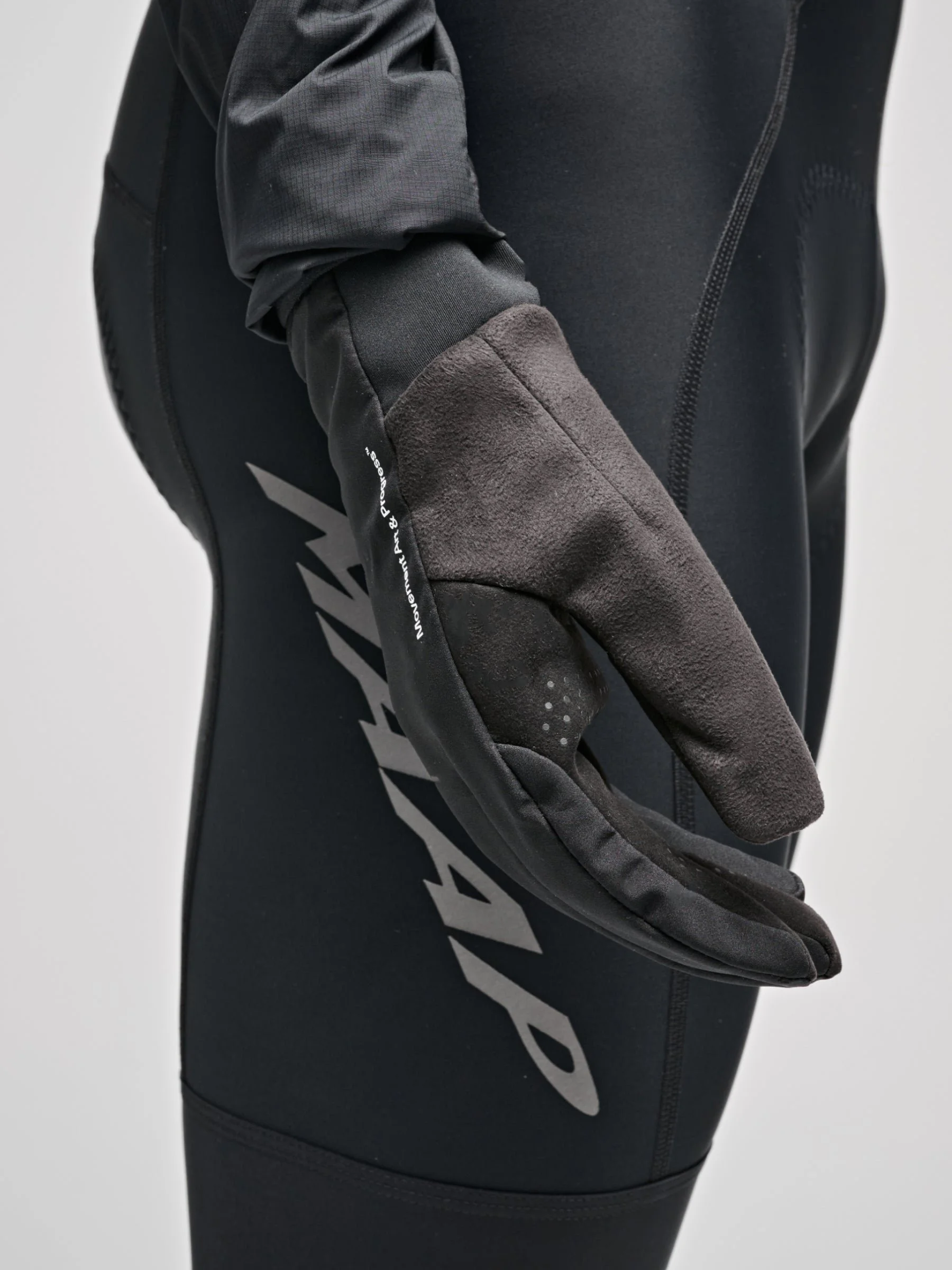 MAUGL250825_BLAK.Control_20Winter_20Glove_PDP_05.jpg