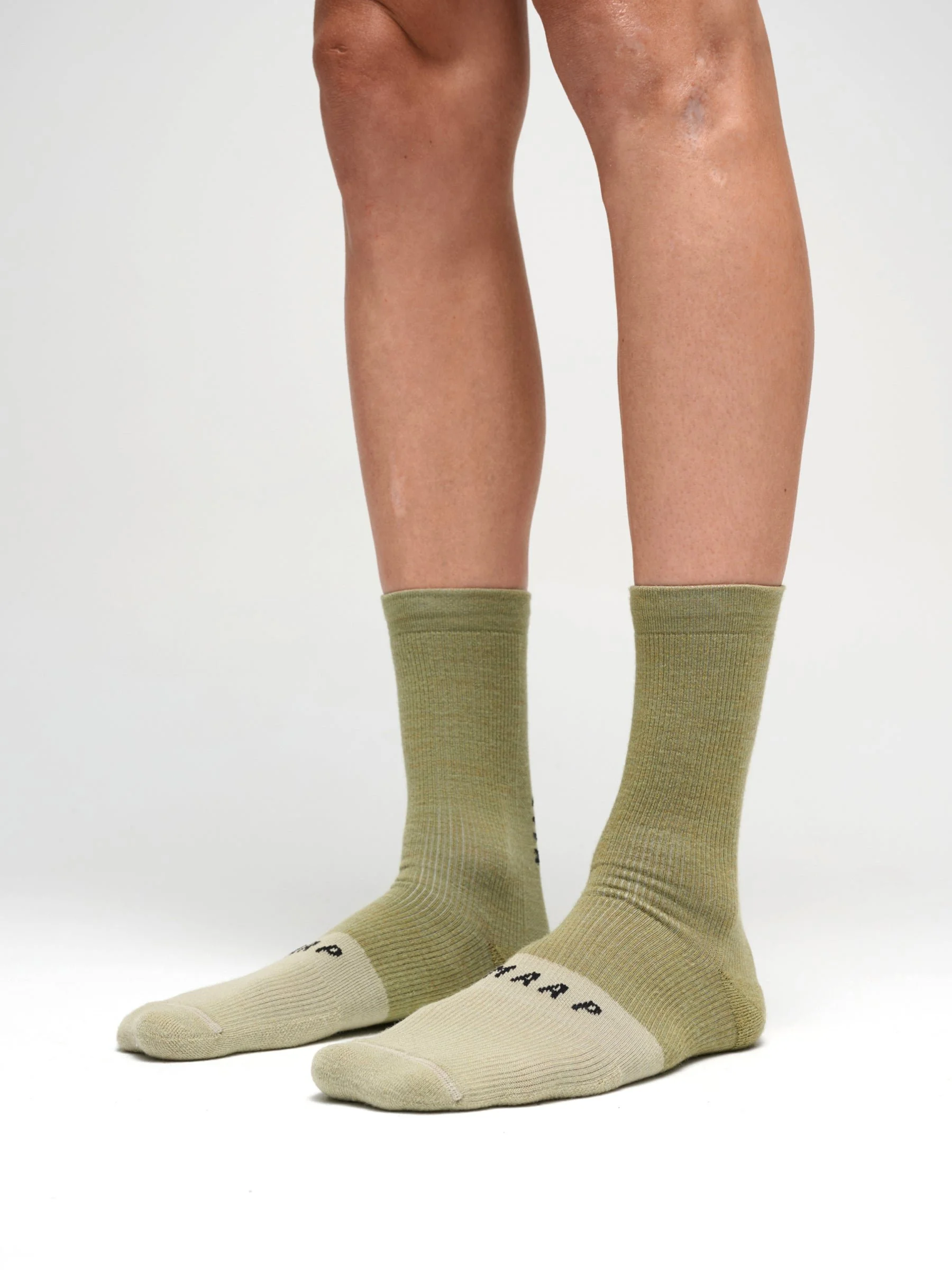 MAUSO230425_DKOR.Sock_PDP_03.jpg
