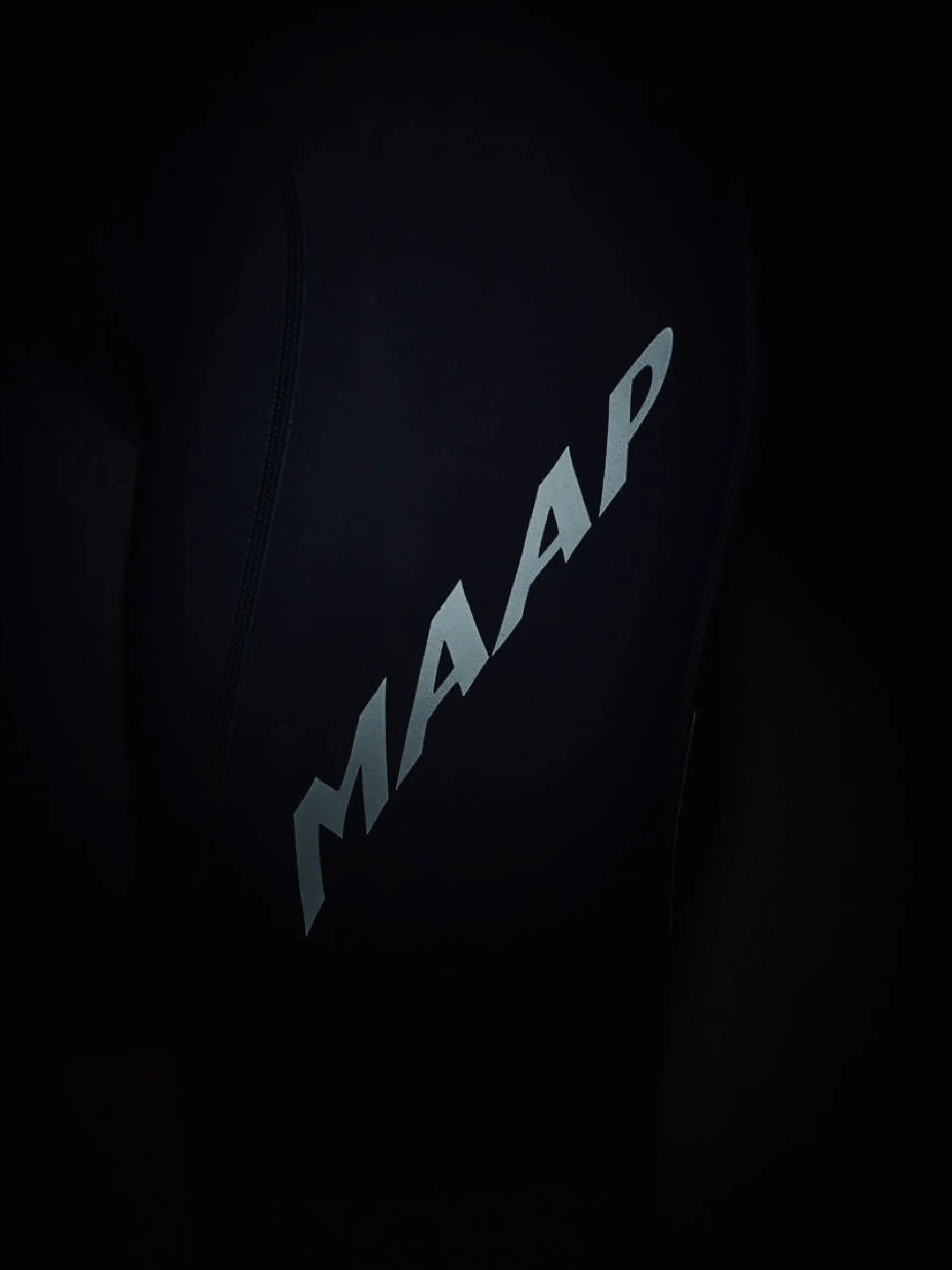 Emerge_20Thermal_20LS_20Jersey_PDP_Feature_05.jpg