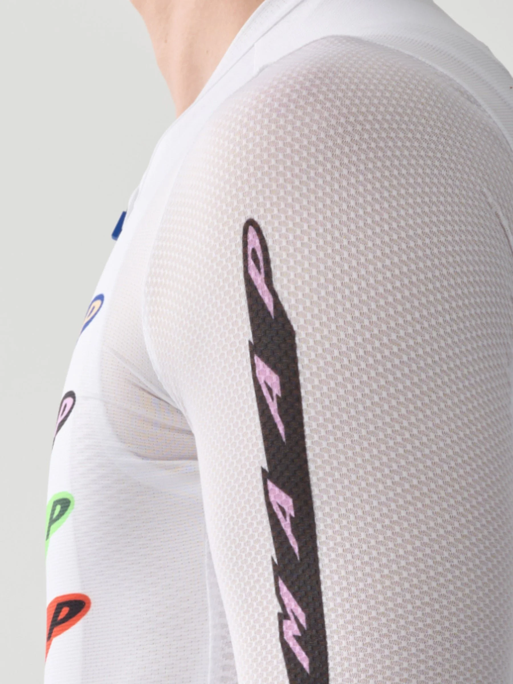 MPMJE252325_WHIT.Evade_20X_20Pro_20Air_20Jersey_203.0_PDP_FEATURE_01.jpg