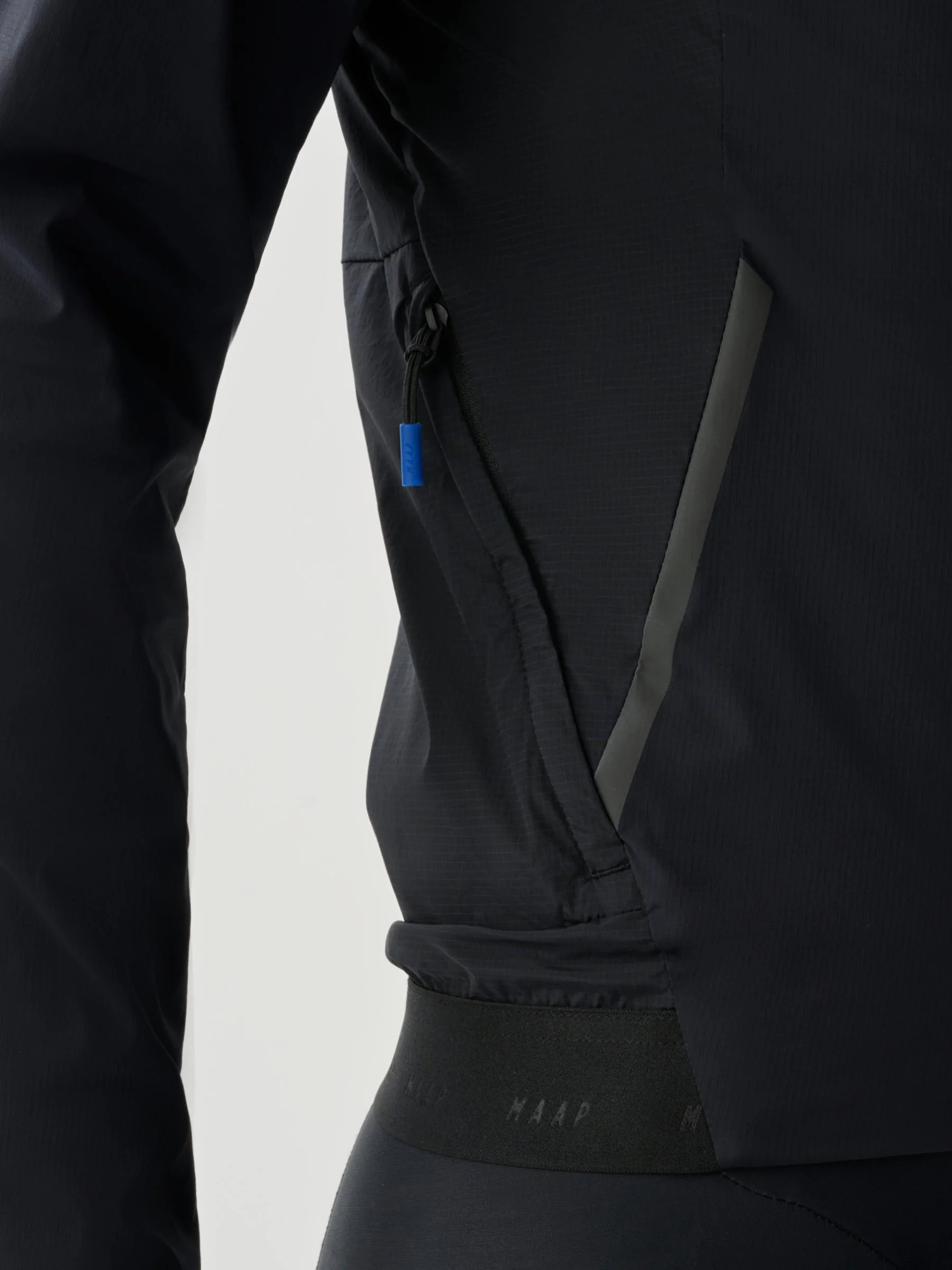 MPMJA250925_BLAK.Flow_20Insulated_20Jacket_Black_PDP_03.jpg