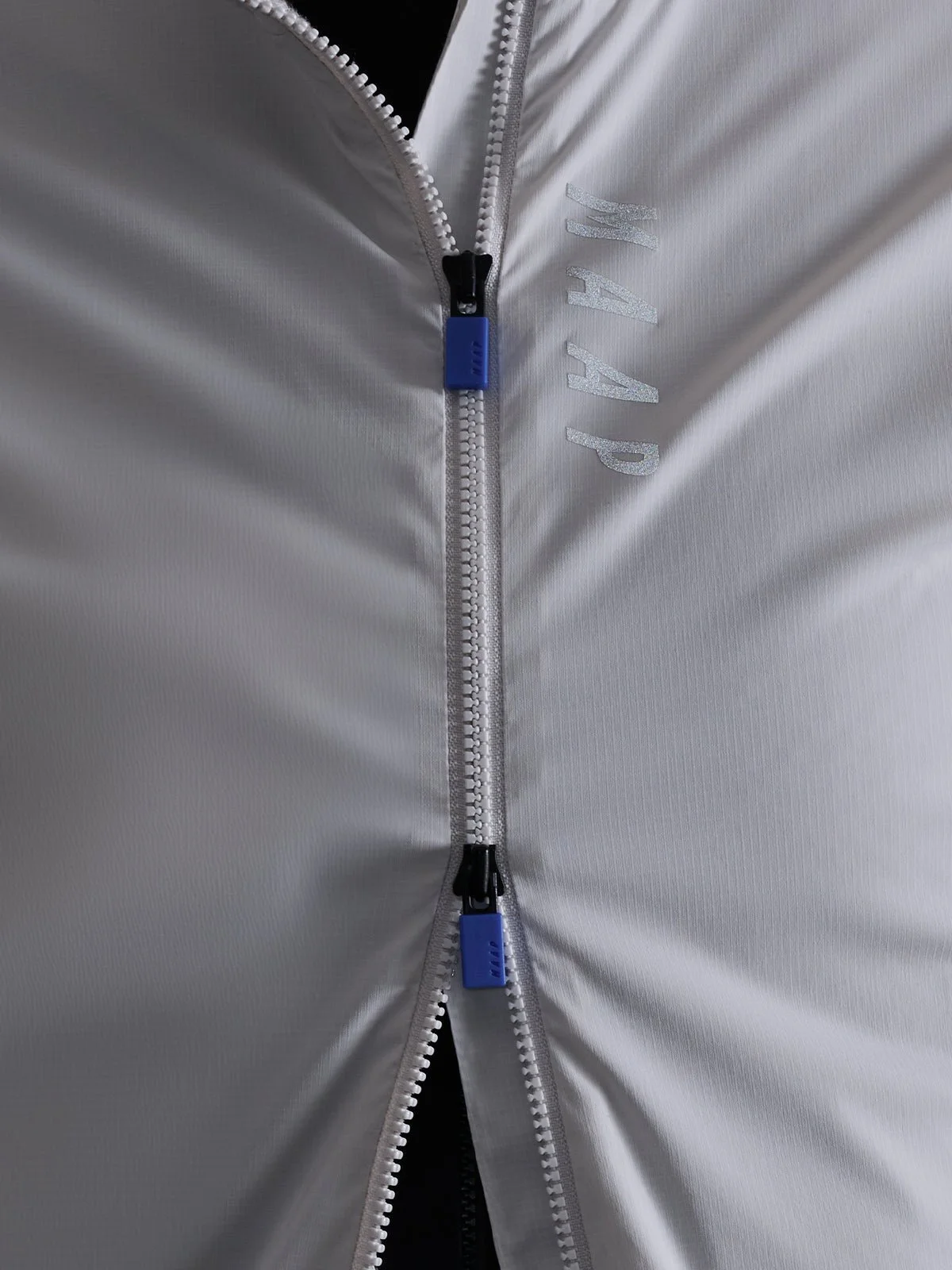 Flow_20Insulated_20Jacket_PDP_FEATURE_4_95f11746-6097-493e-991c-f2d7b3c65b5d.jpg