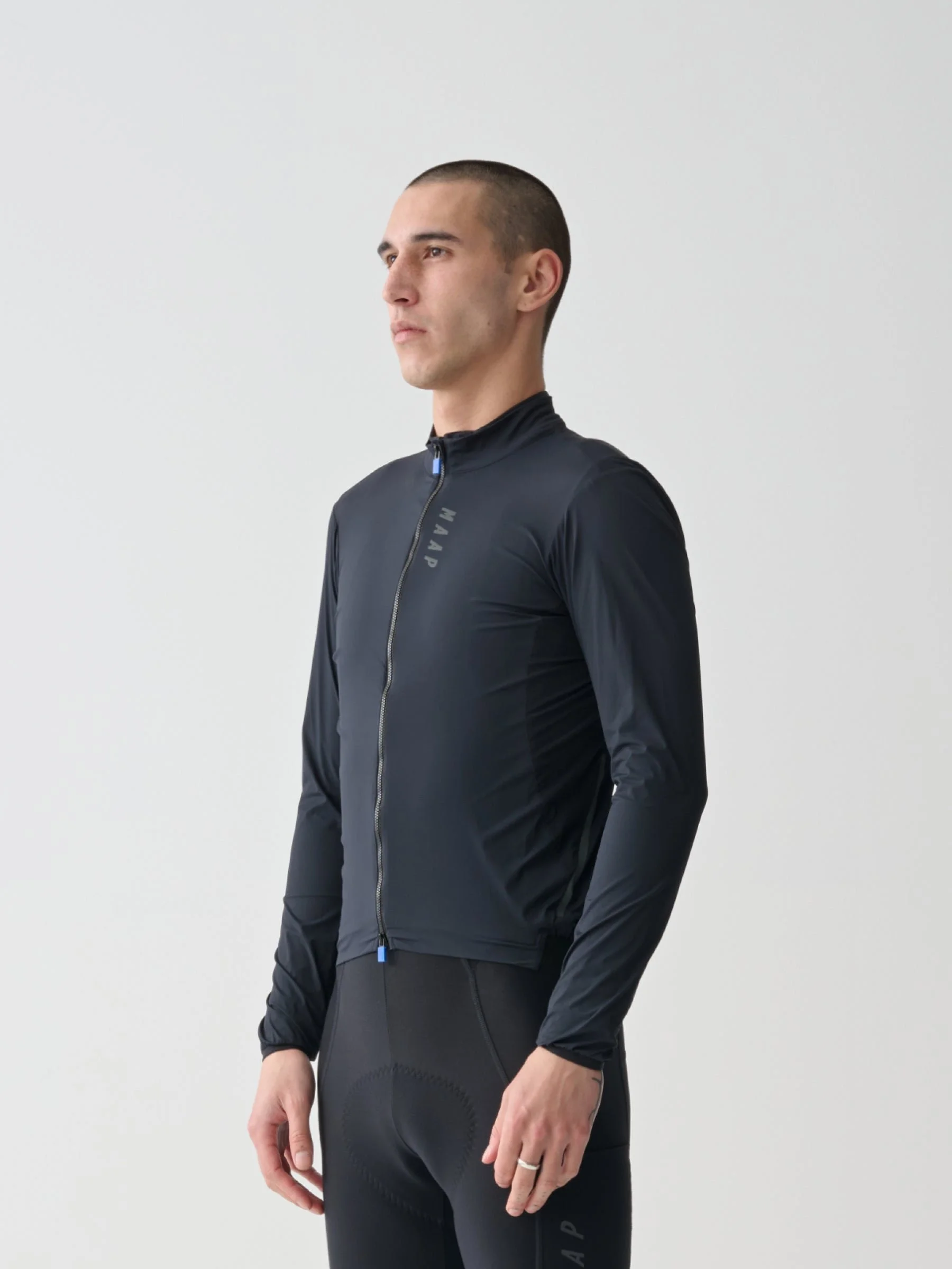 MPMJA240124_BLAK.Flow-Jacket_BLACK_PDP_01.jpg
