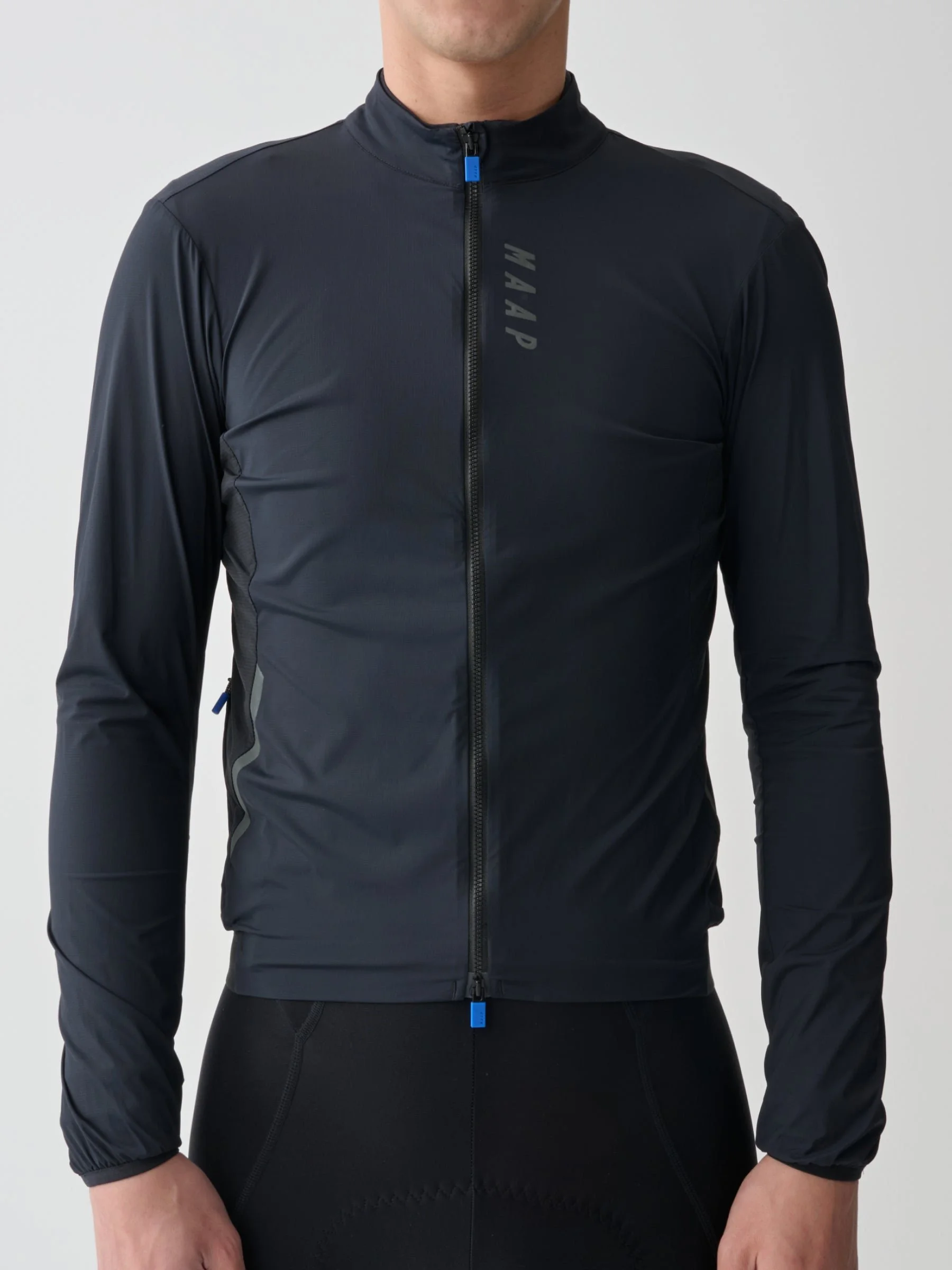 MPMJA240124_BLAK.Flow-Jacket_BLACK_PDP_02.jpg