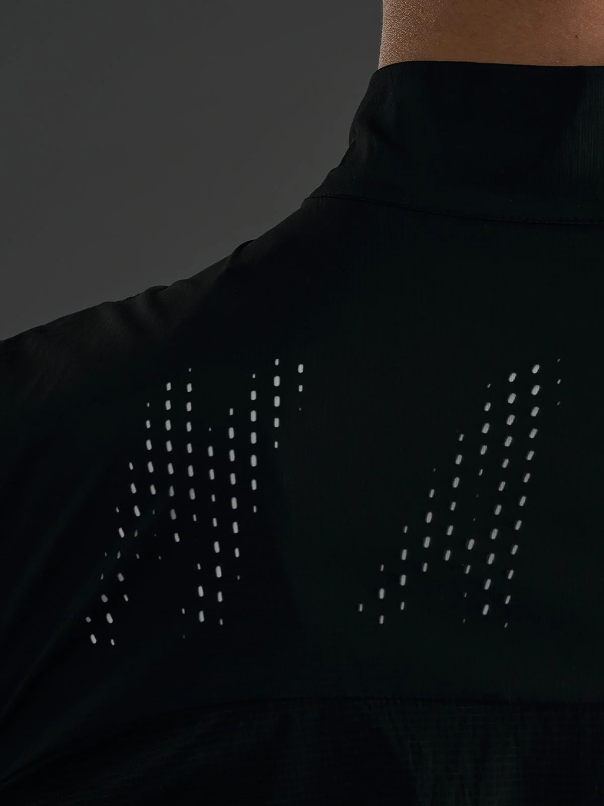 Flow_20Jacket_PDP_FEATURE_3.jpg
