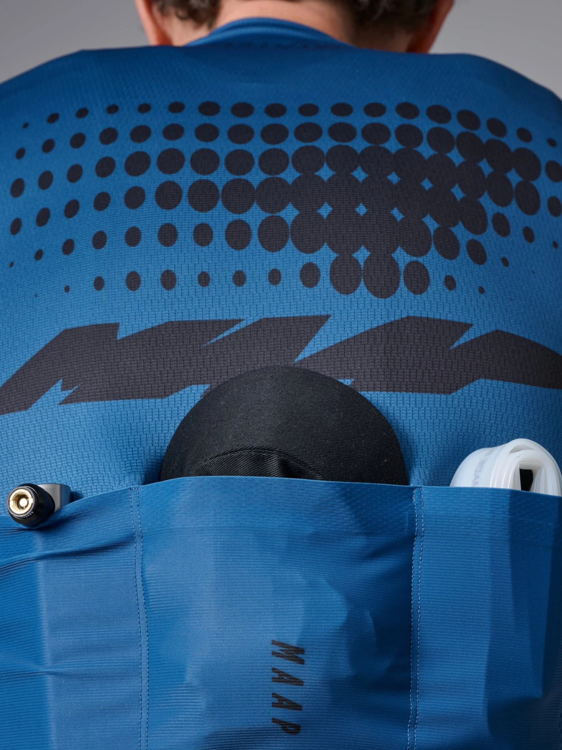Pro_20Air_20LS_20Jersey_203.0_PDP_Feature_03.jpg