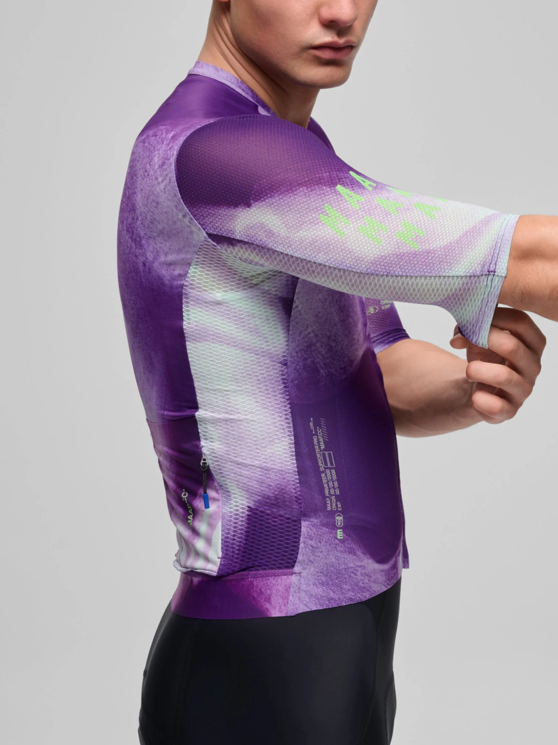 MPMJE263126_NBLA.PrivateerRusselFinsterwaldProAirJersey3.0_PDP_05.jpg