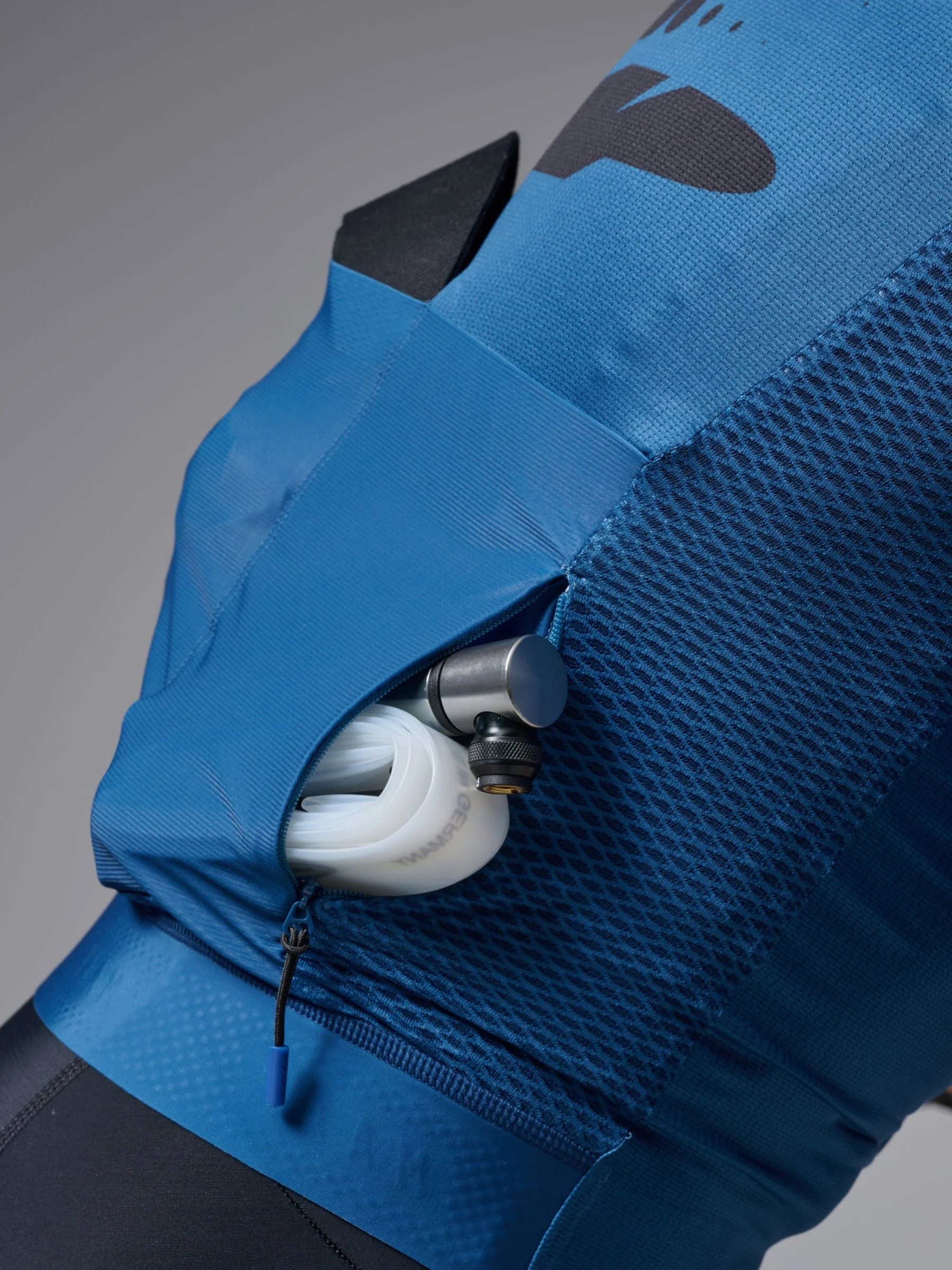 Pro_20Air_20LS_20Jersey_203.0_PDP_Feature_04.jpg